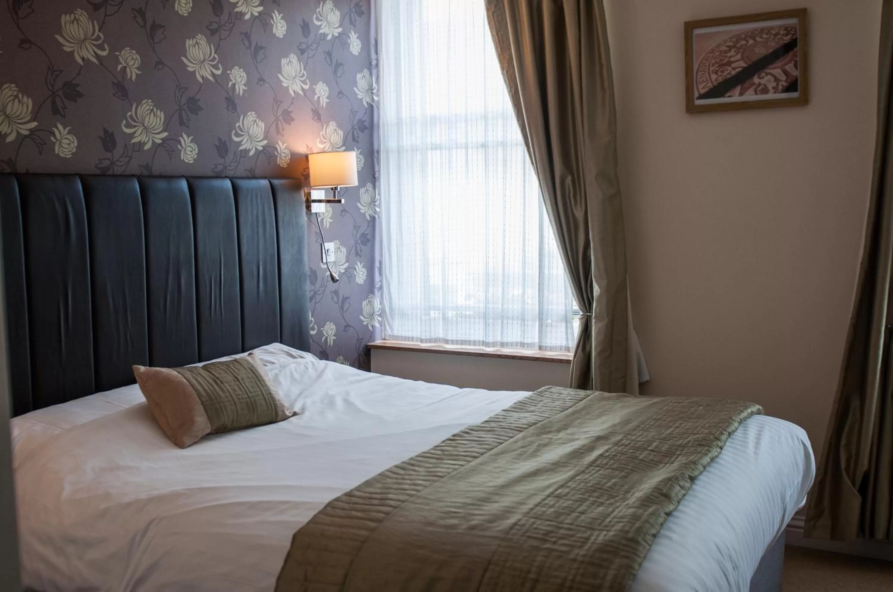 Bedroom, Bed in The Lion Hotel