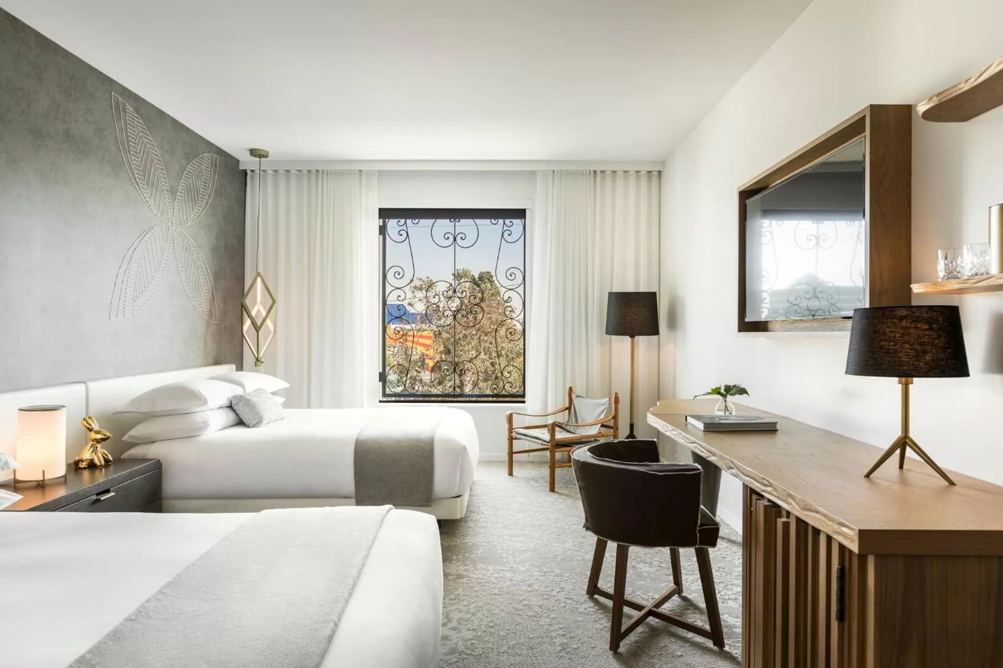 Photo of the whole room, Bed in Kimpton La Peer Hotel West Hollywood by IHG