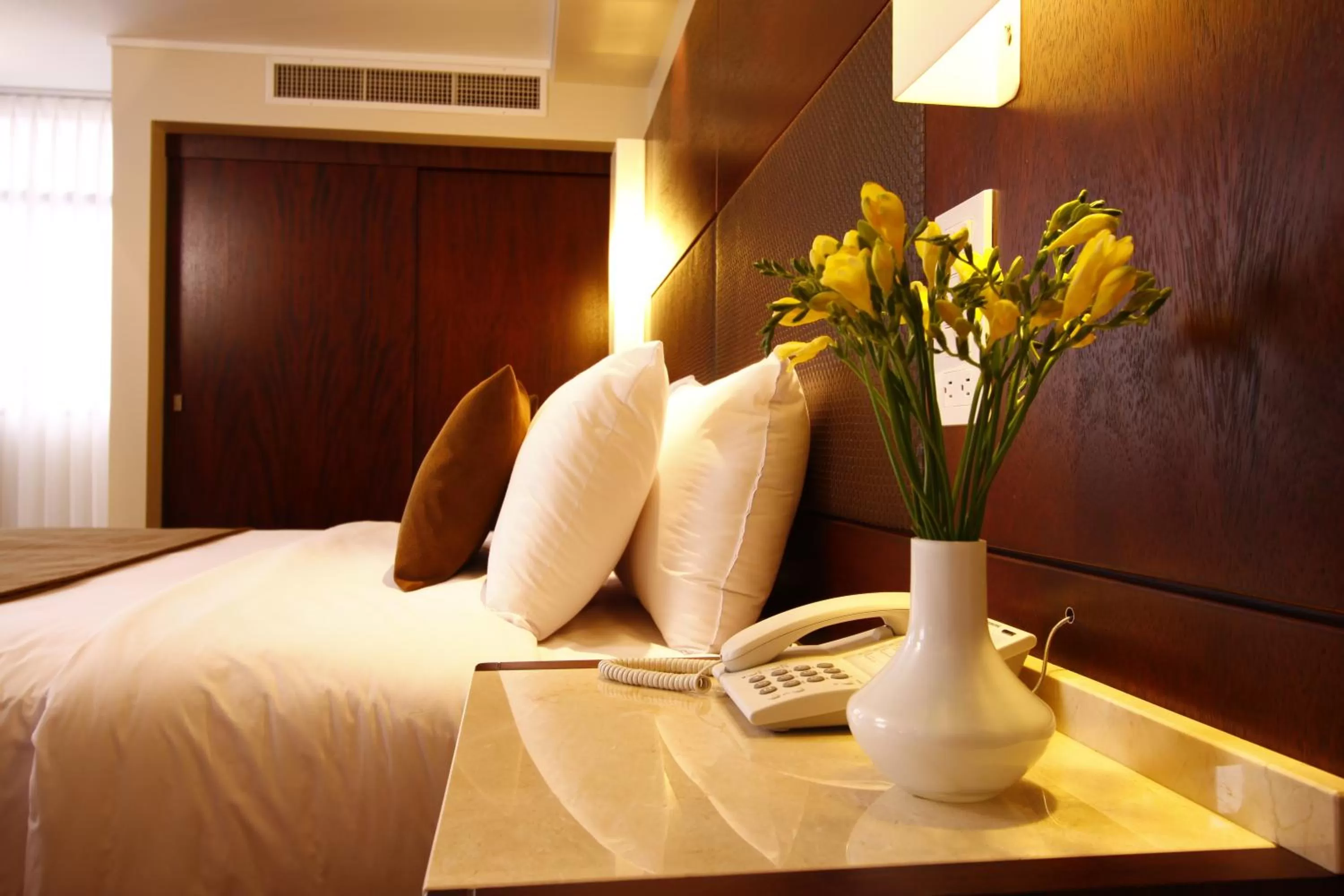 Bed in Hotel Reina Isabel