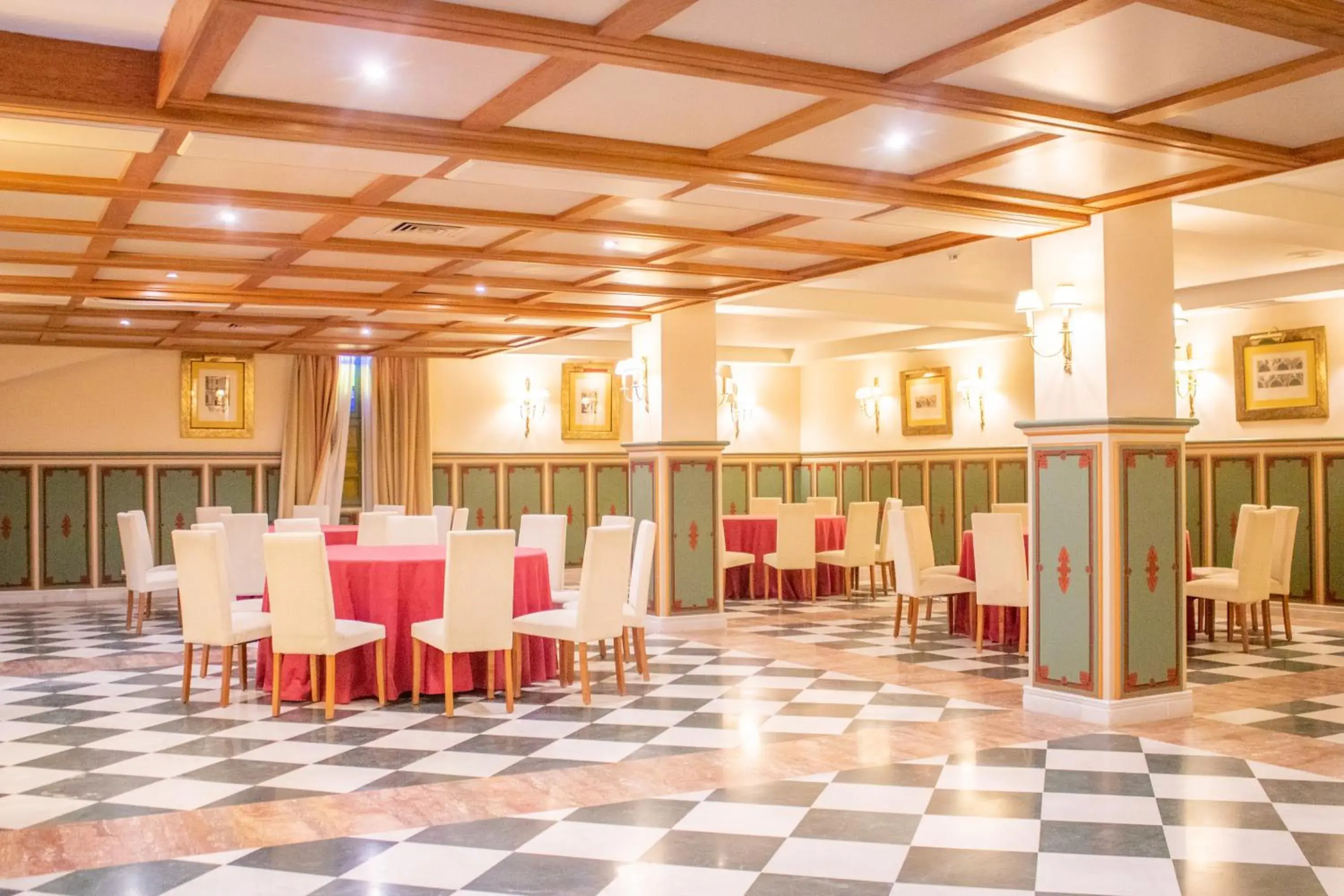 Banquet/Function facilities, Banquet Facilities in YIT Vereda Real