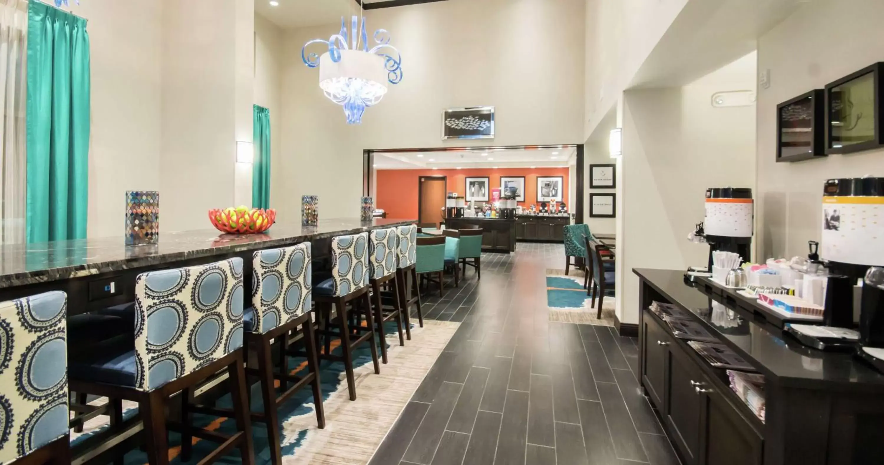 Breakfast, Restaurant/Places to Eat in Hampton Inn & Suites Orlando near SeaWorld