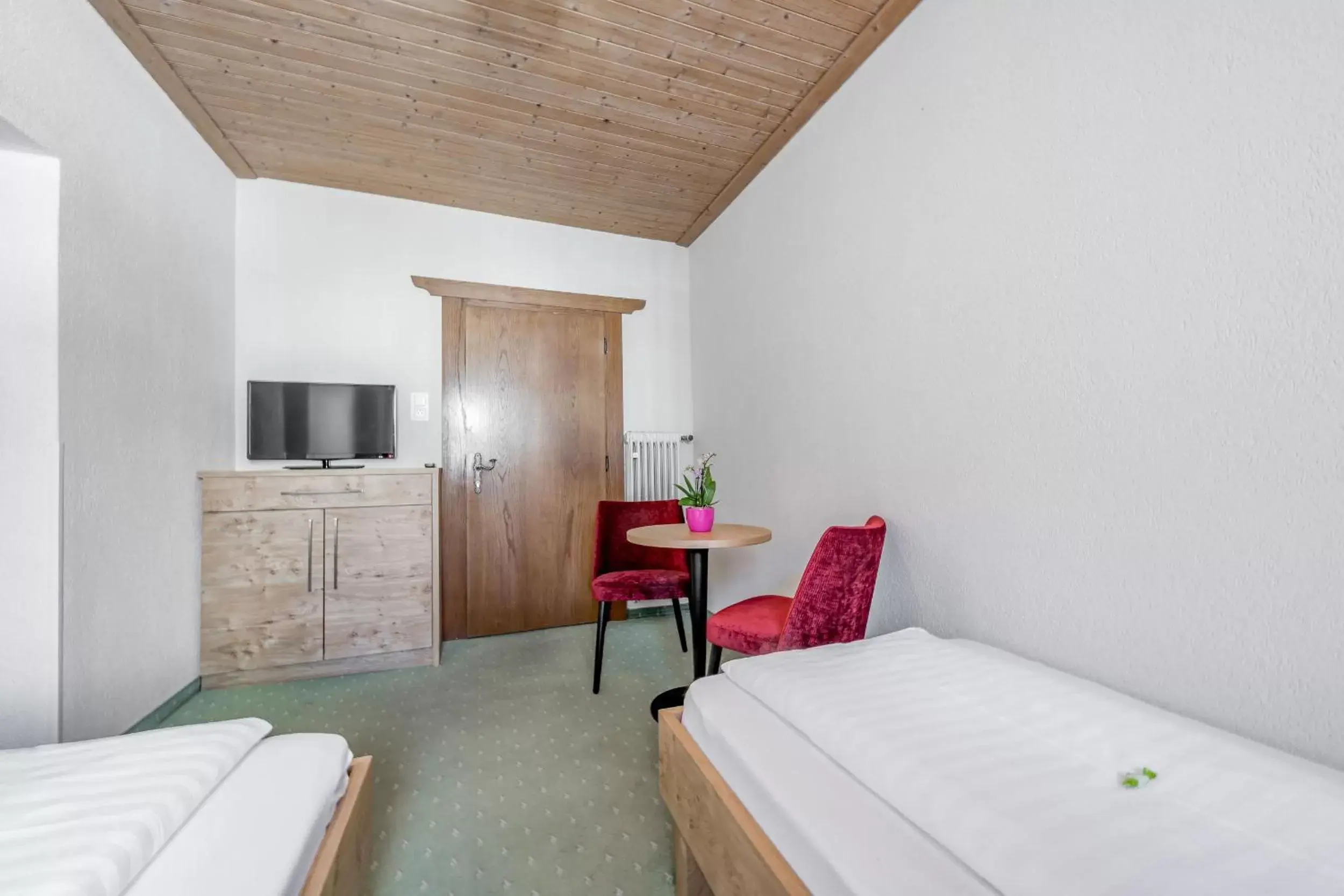 Twin Room - single occupancy in Gasthof Schroll Twin Room - single occupancy in Gasthof Schroll