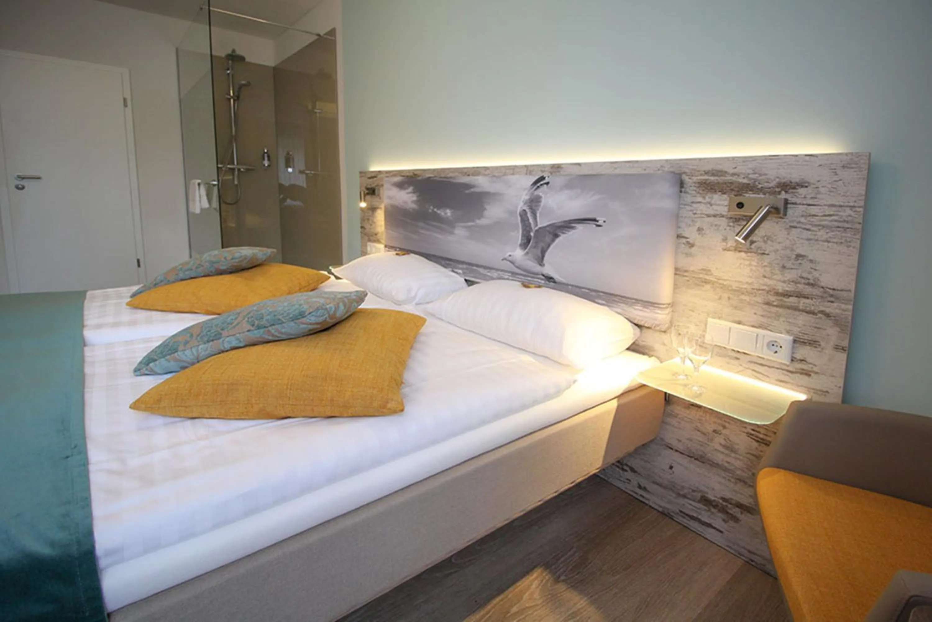 Photo of the whole room, Bed in City Hotel