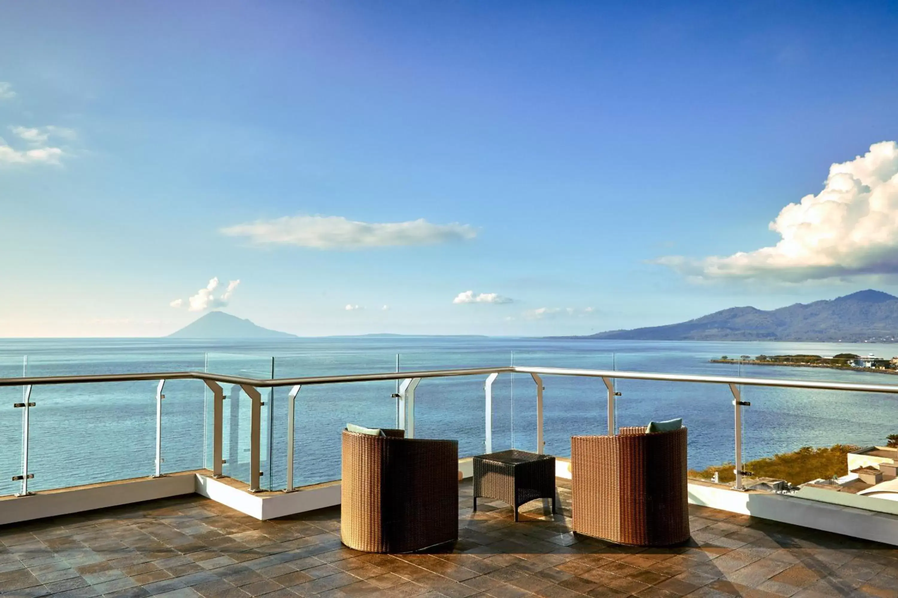 Bedroom, Sea View in Four Points by Sheraton Manado