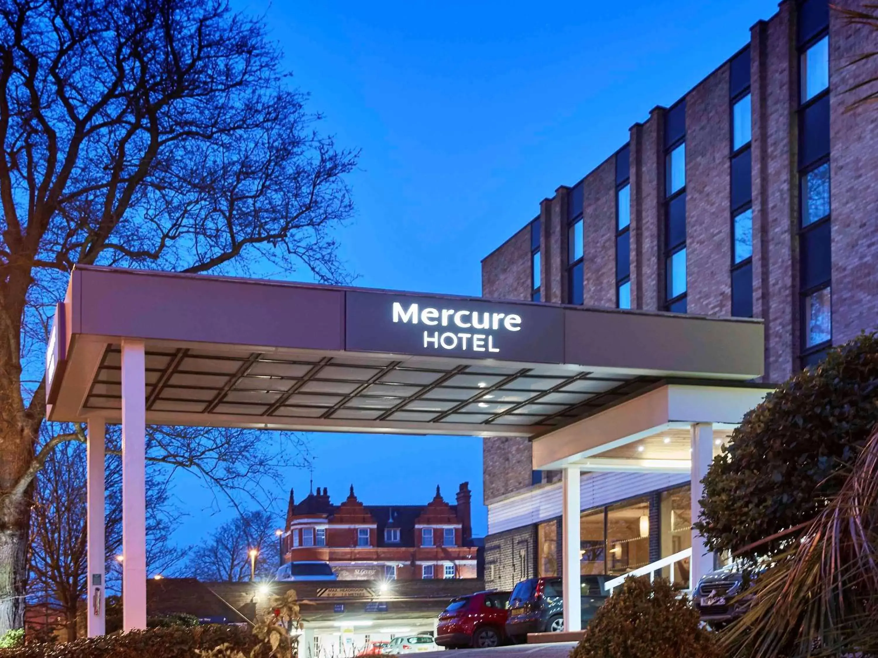 Property building in Mercure Nottingham Sherwood