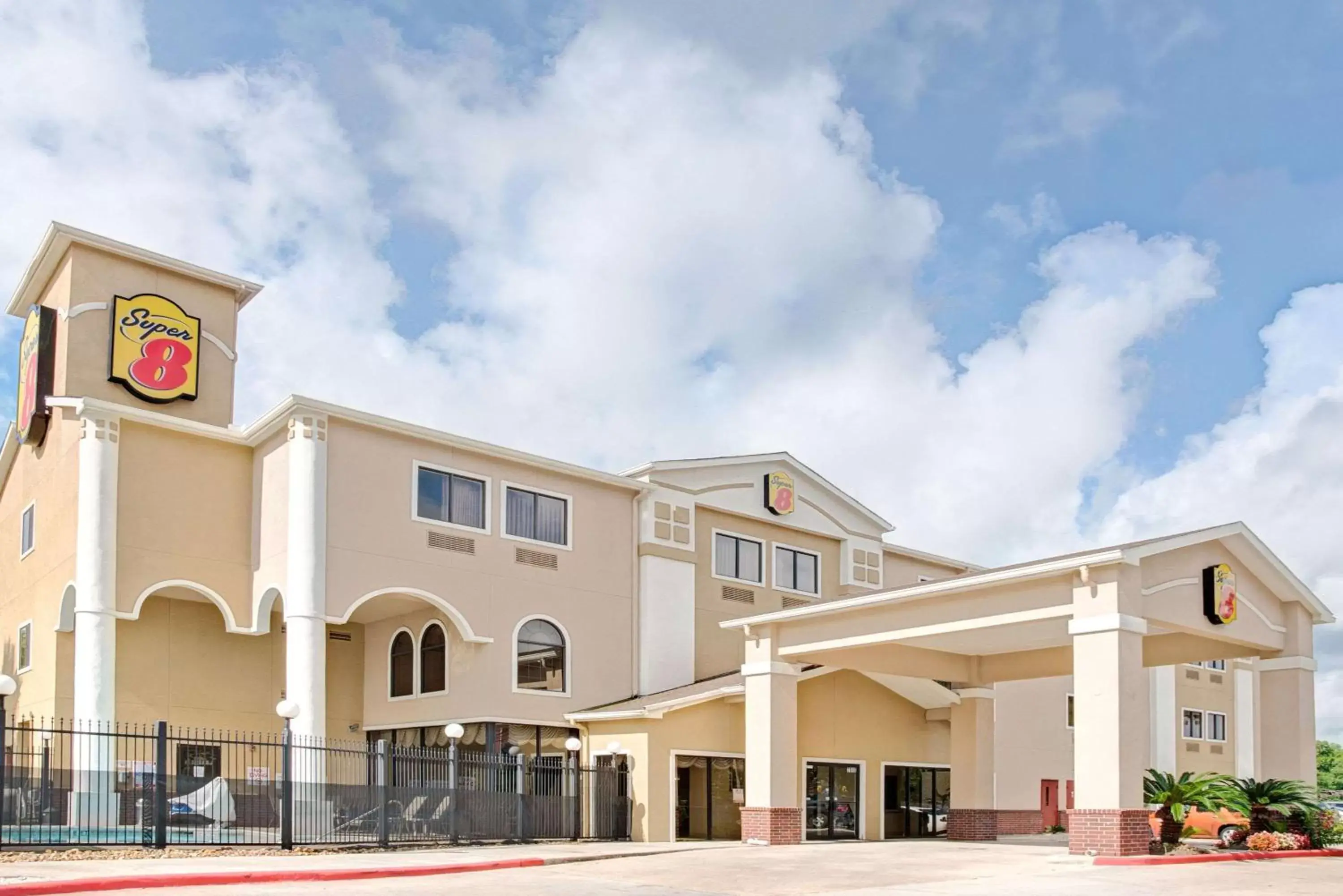 Property Building in Super 8 by Wyndham Intercontinental Houston TX