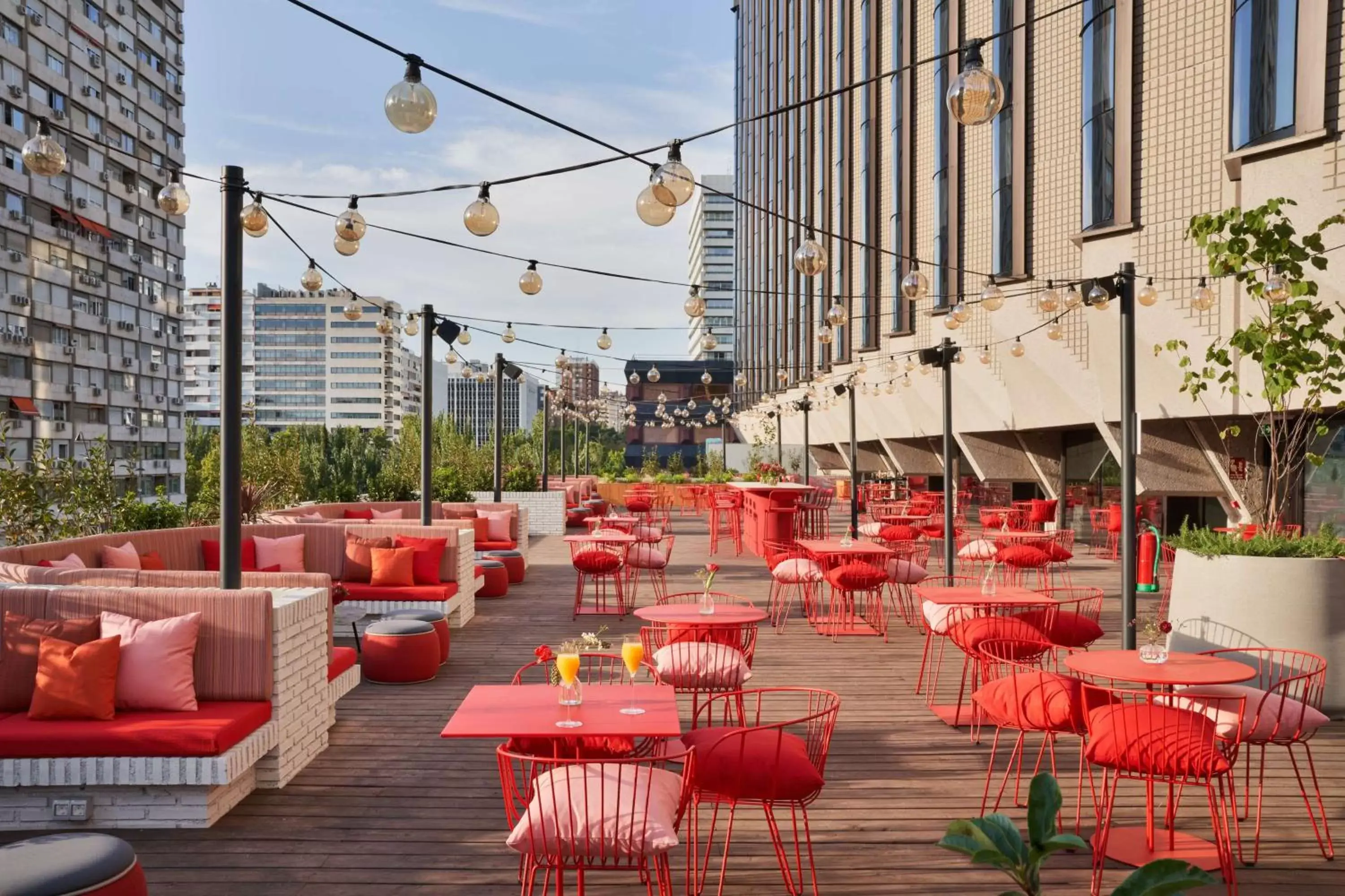 Restaurant/Places to Eat in Canopy by Hilton Madrid Castellana