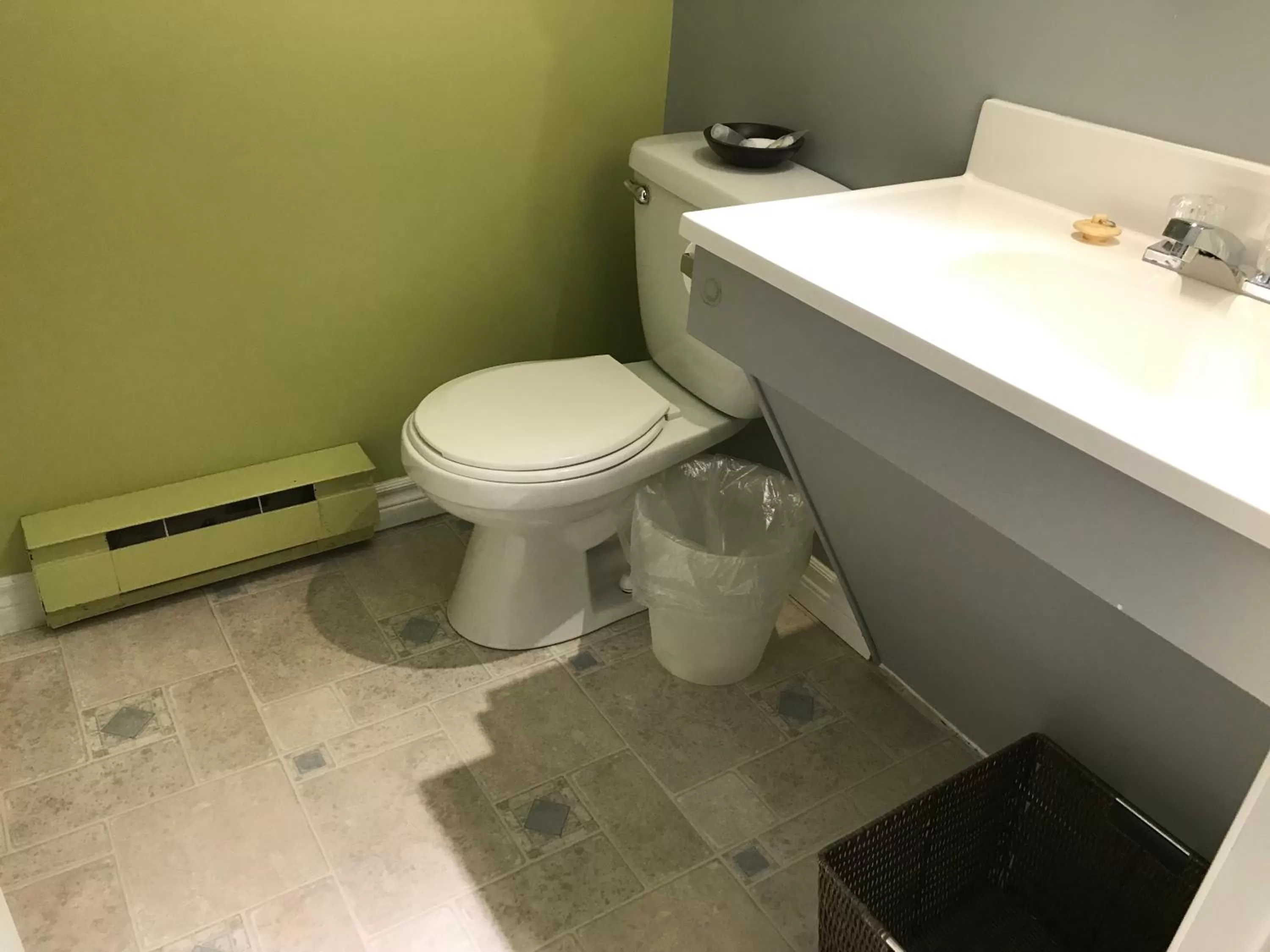 Toilet in Hush Lodge and Cottages