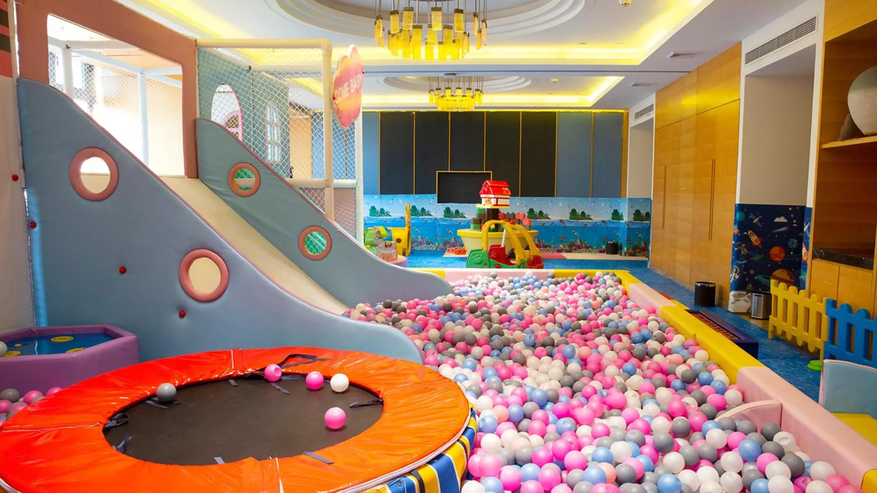 Fitness centre/facilities, Kid's Club in Holiday Inn Kunshan Huaqiao, an IHG Hotel