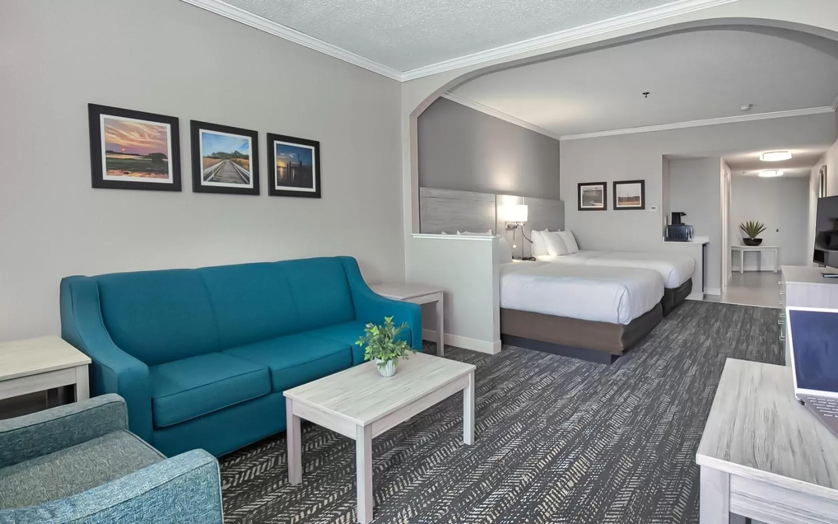 Photo of the whole room, Bed in Comfort Suites Chincoteague Island Bayfront Resort