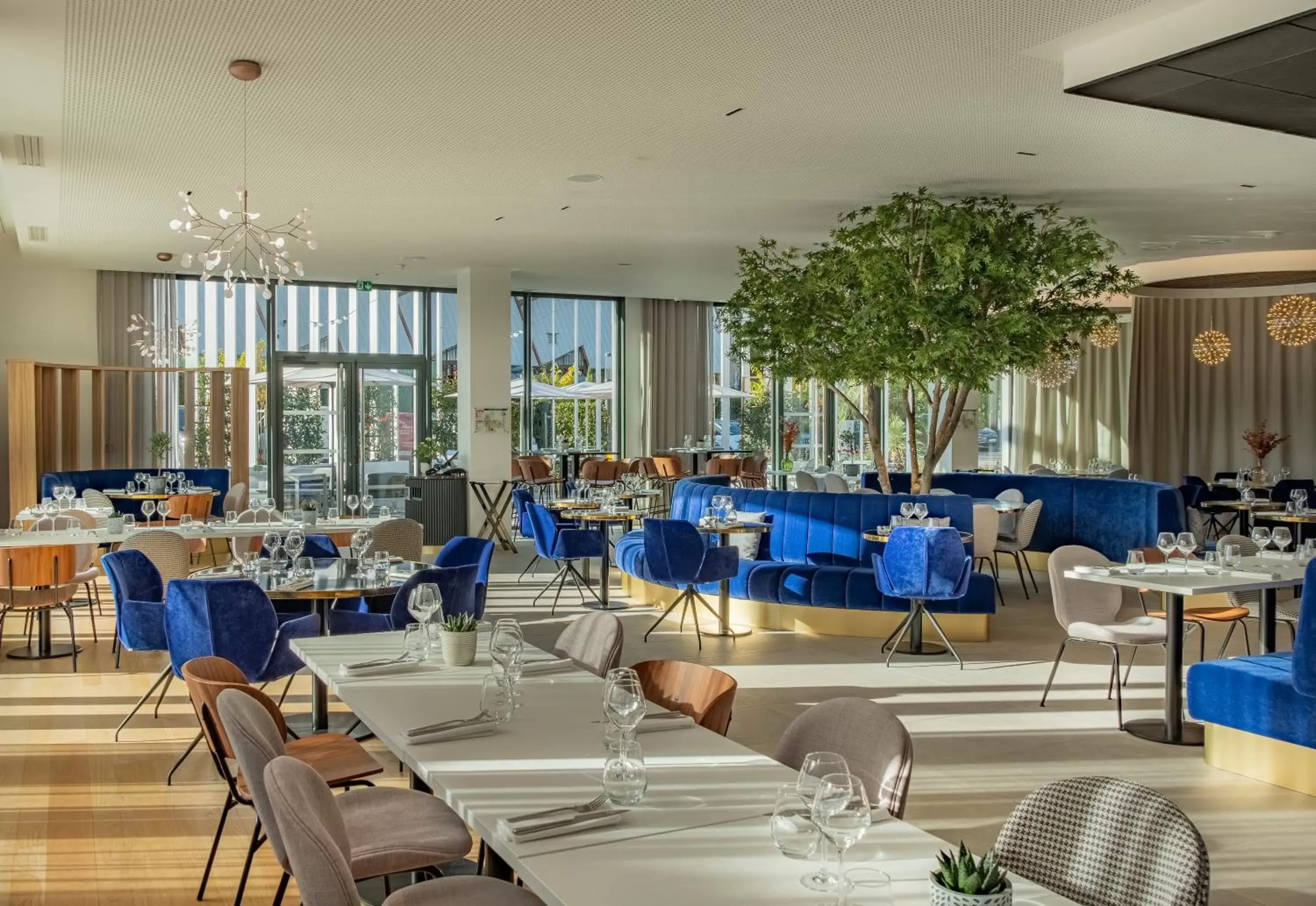 Restaurant/Places to Eat in GOLDEN TULIP LYON OUEST TECHLID Hotel & Spa