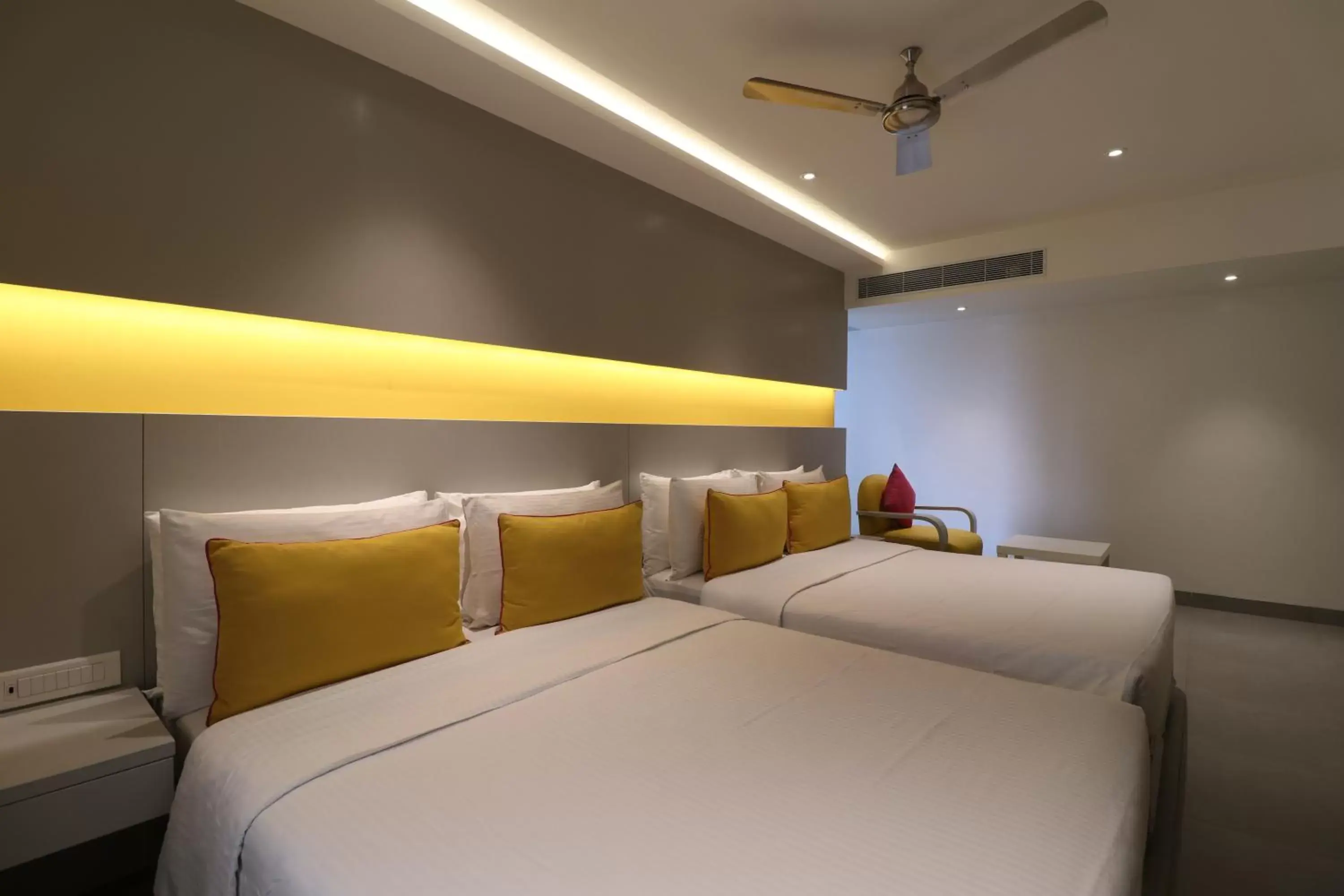Bed in ZIBE Salem By GRT Hotels