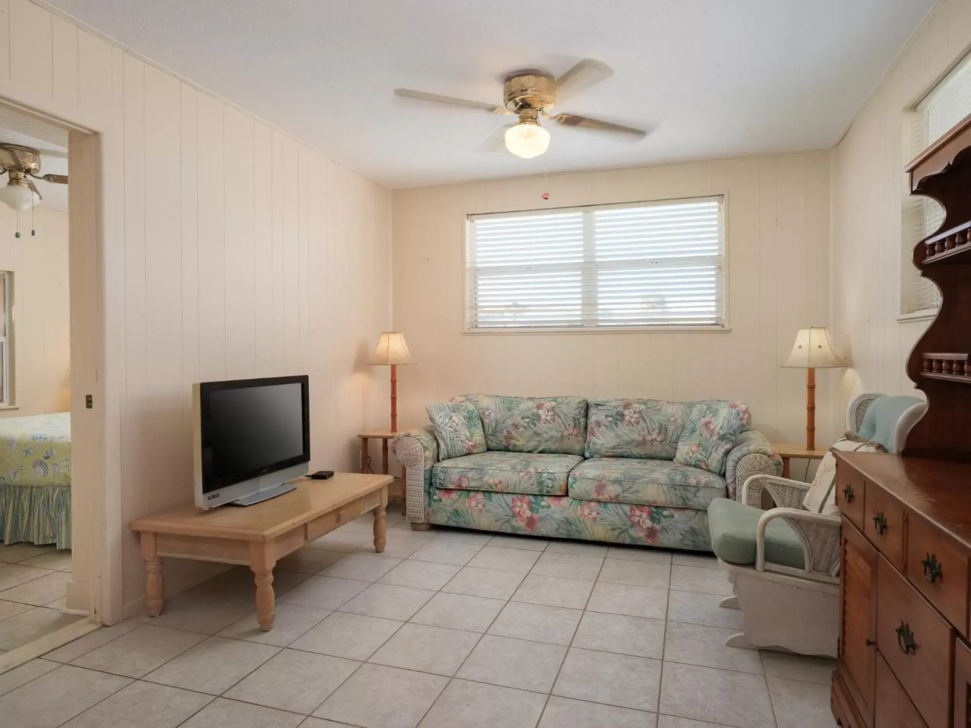 Seating Area in Sea Aire Oceanfront Inn