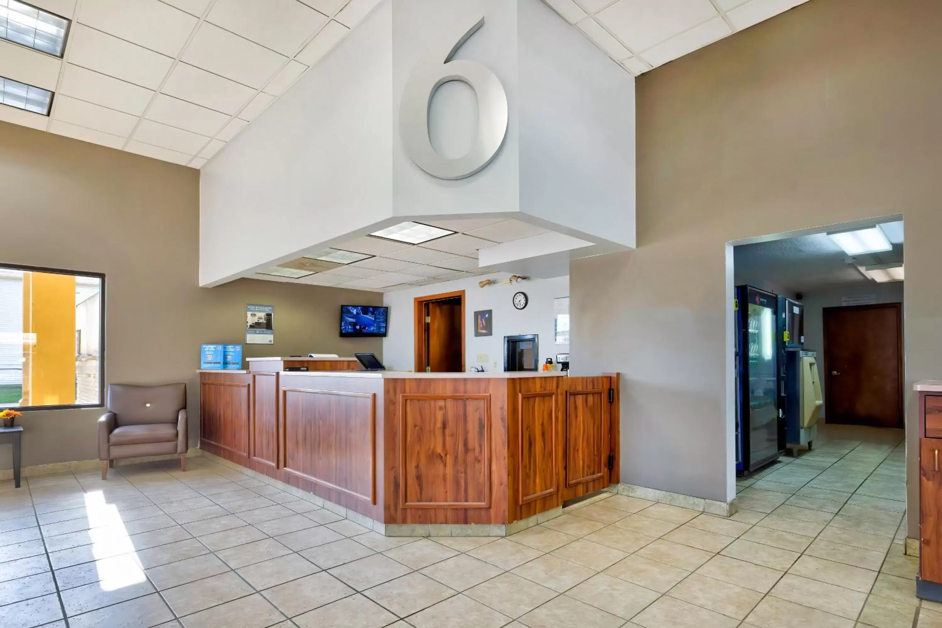 Lobby or reception in Studio 6 Effingham, IL Lobby or reception in Studio 6 Effingham, IL