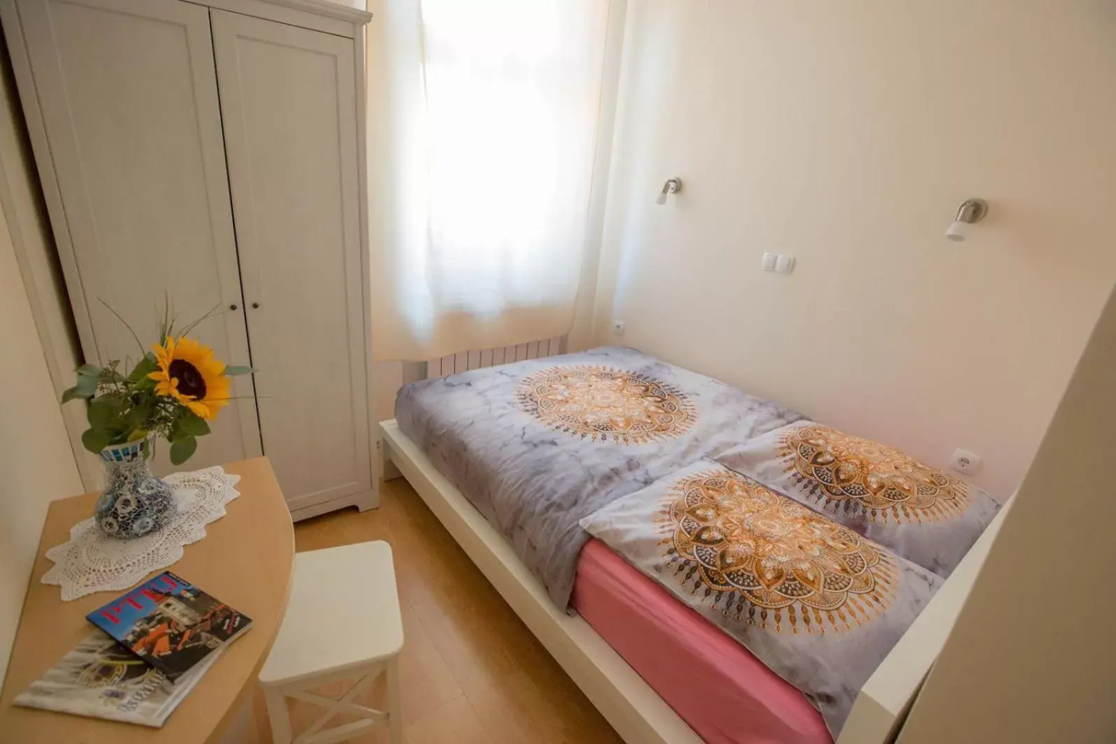 Comfort Single Room with Free Parking in Hostel Sonce Comfort Single Room with Free Parking in Hostel Sonce