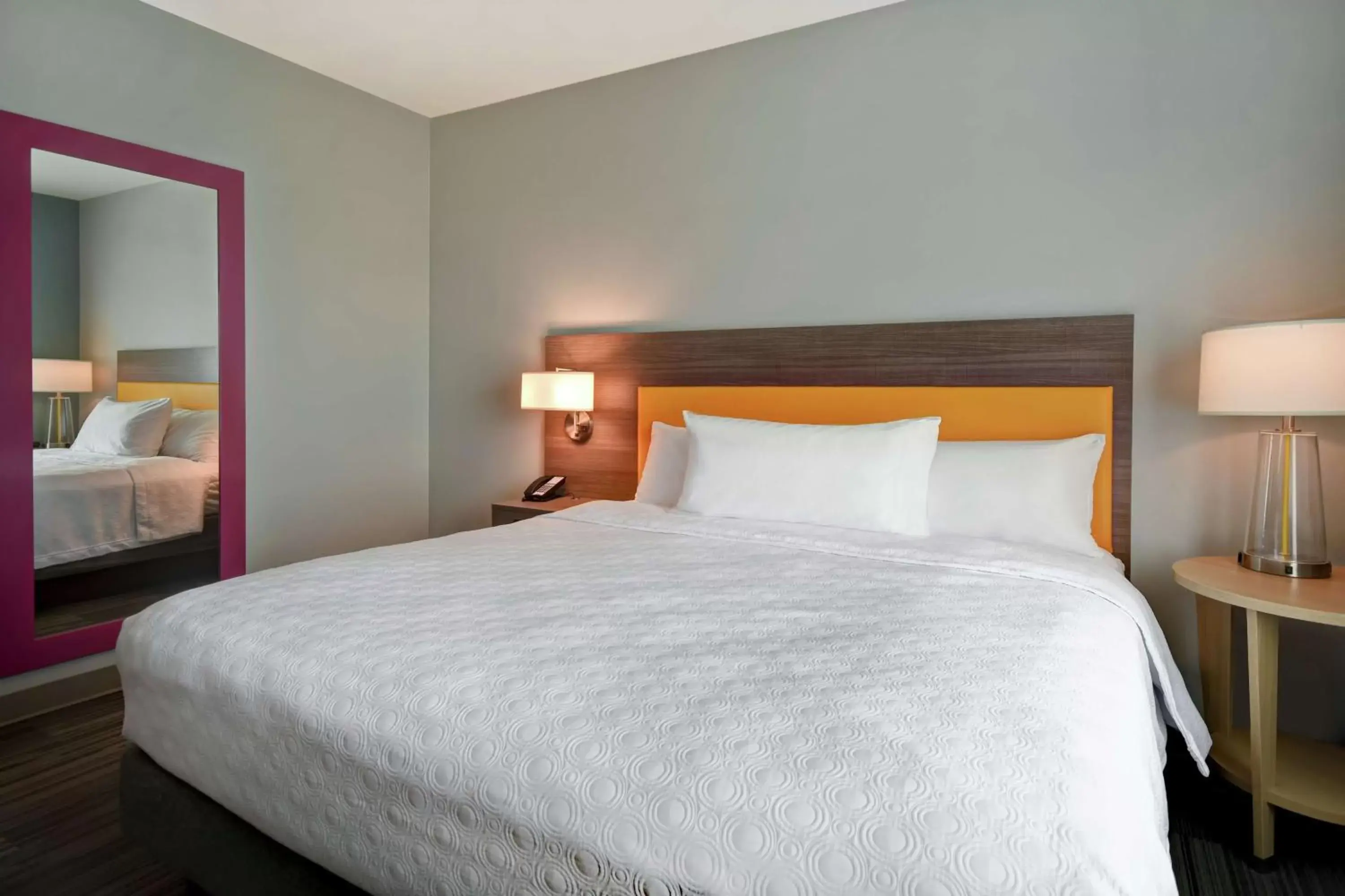 Bed in Home2 Suites By Hilton Shreveport