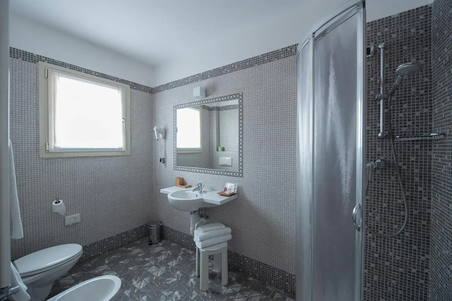 Bathroom in Hotel Villa Colico