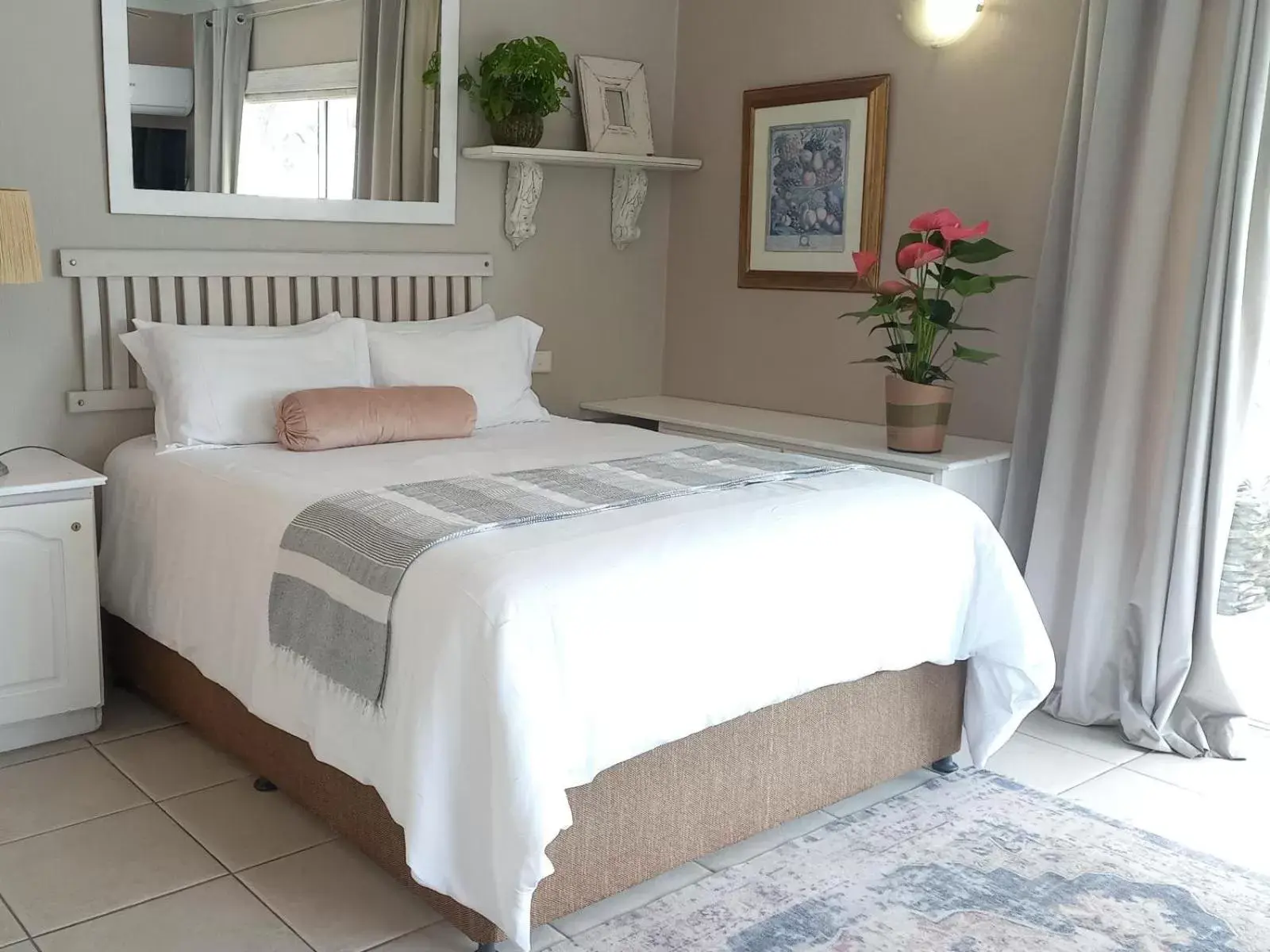 Deluxe Family Suite - single occupancy in Villa Roc Deluxe Family Suite - single occupancy in Villa Roc