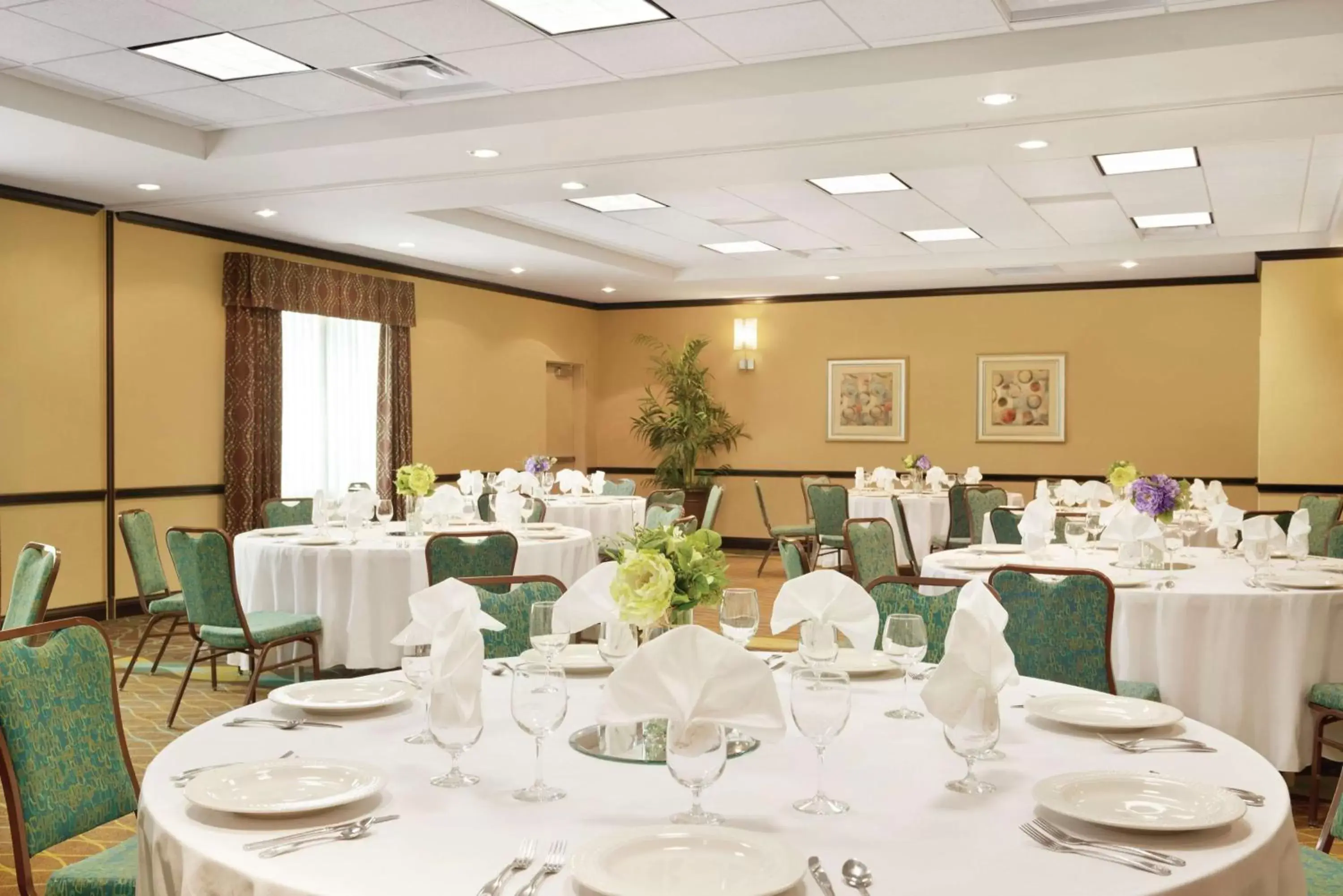 Meeting/conference room, Restaurant/Places to Eat in Hilton Garden Inn Warner Robins