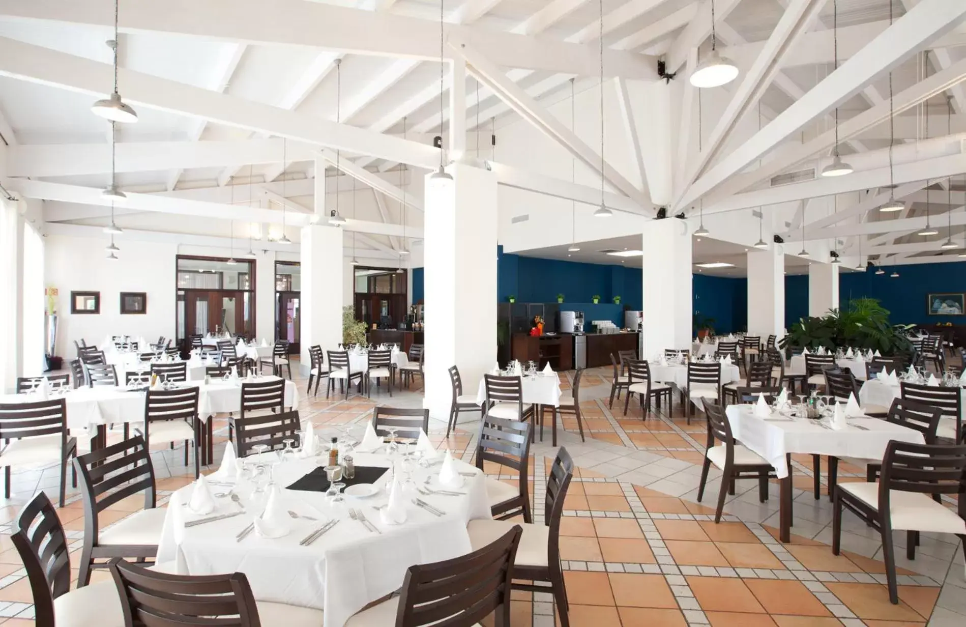 Restaurant/Places to Eat in Impressive Playa Granada Golf