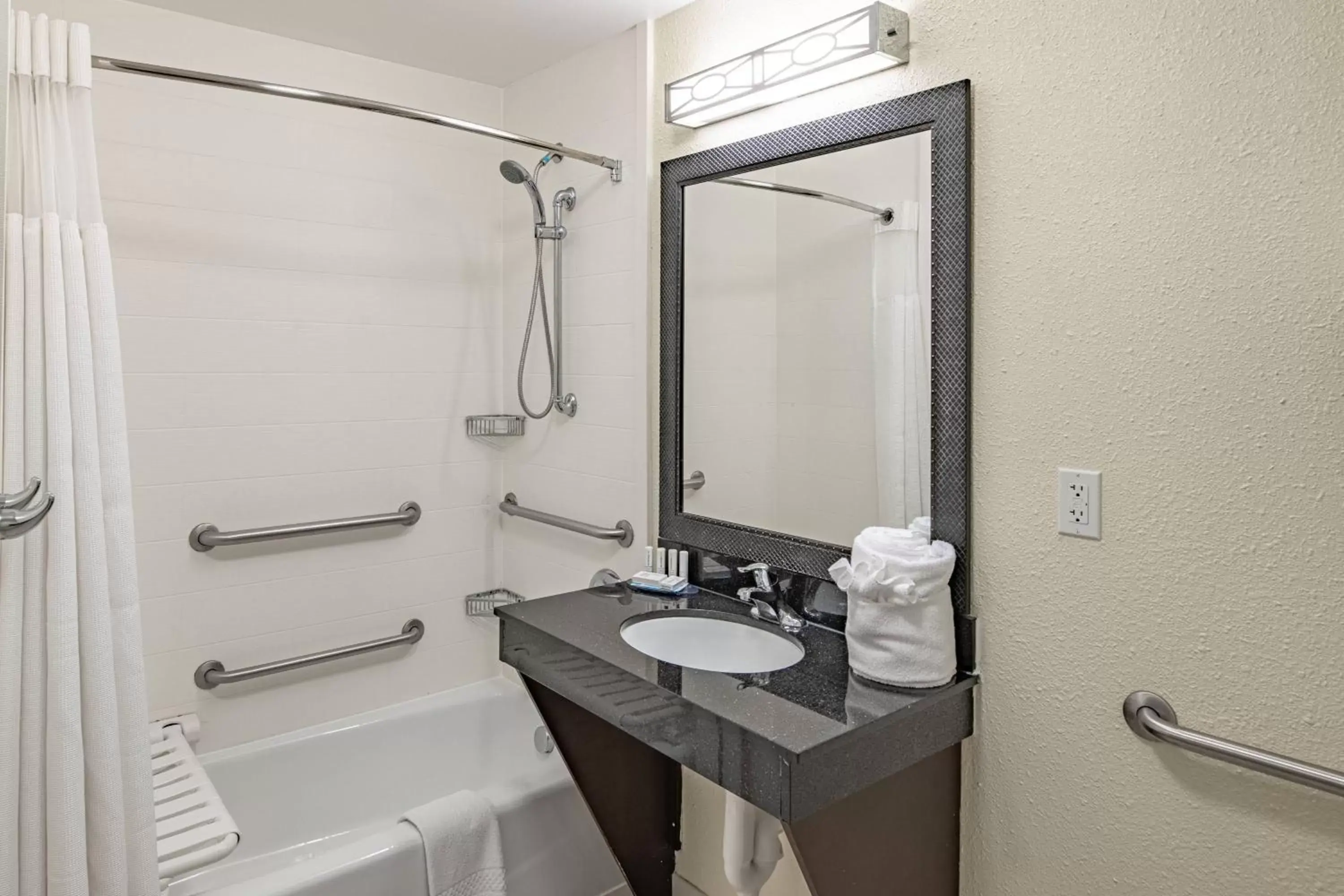 Bathroom in Fairfield Inn & Suites by Marriott New Braunfels