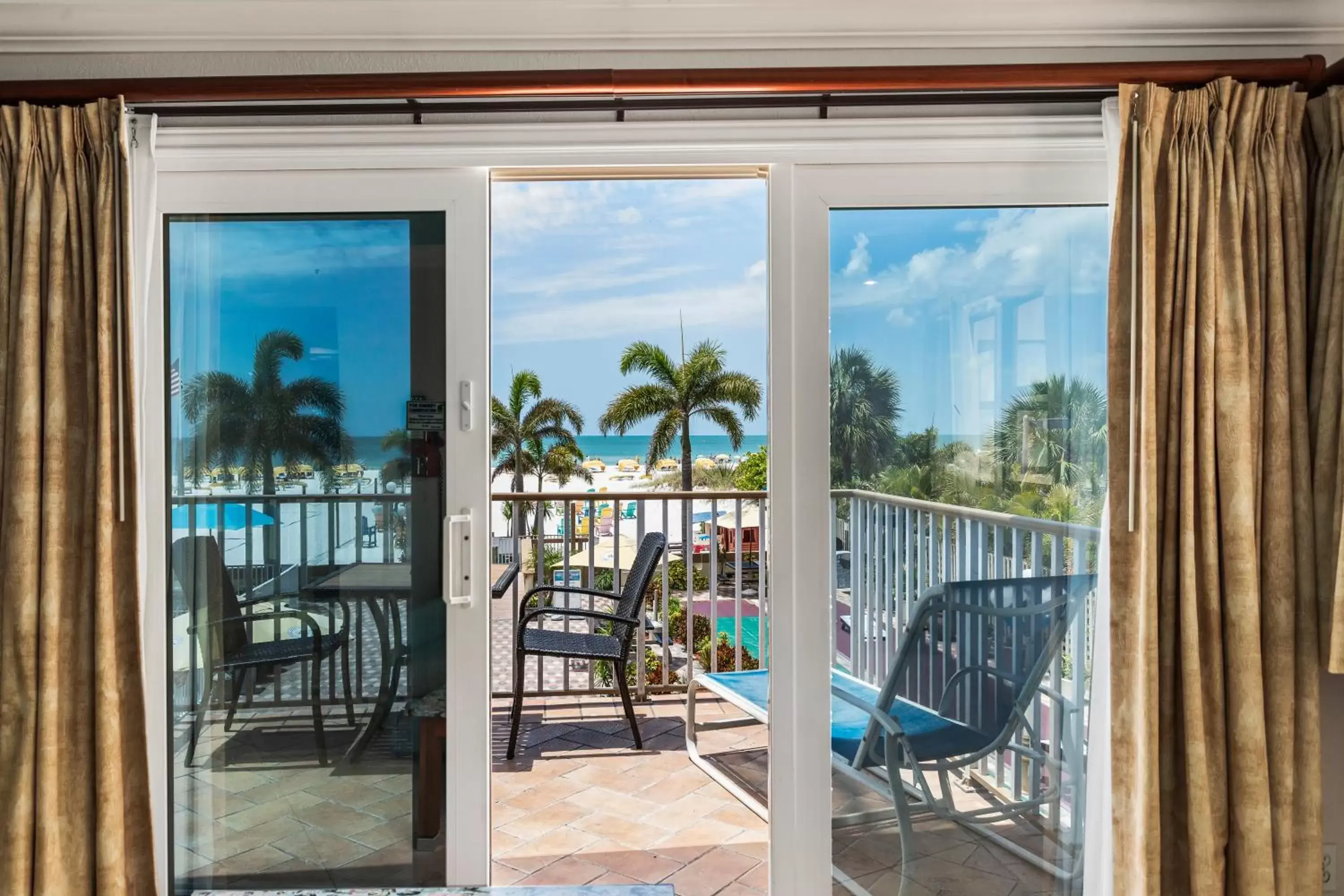 Patio, Balcony/Terrace in Plaza Beach Hotel - Beachfront Resort