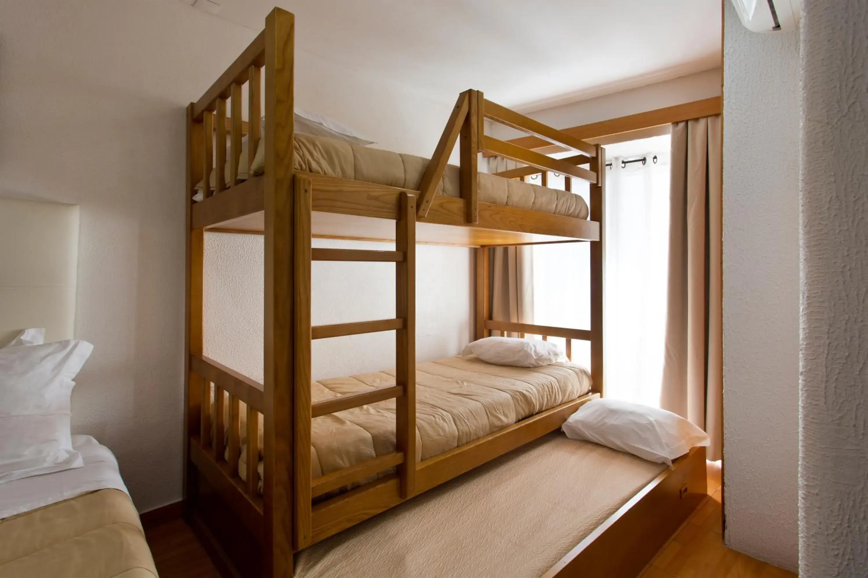 Bunk Bed in Braganca Oporto