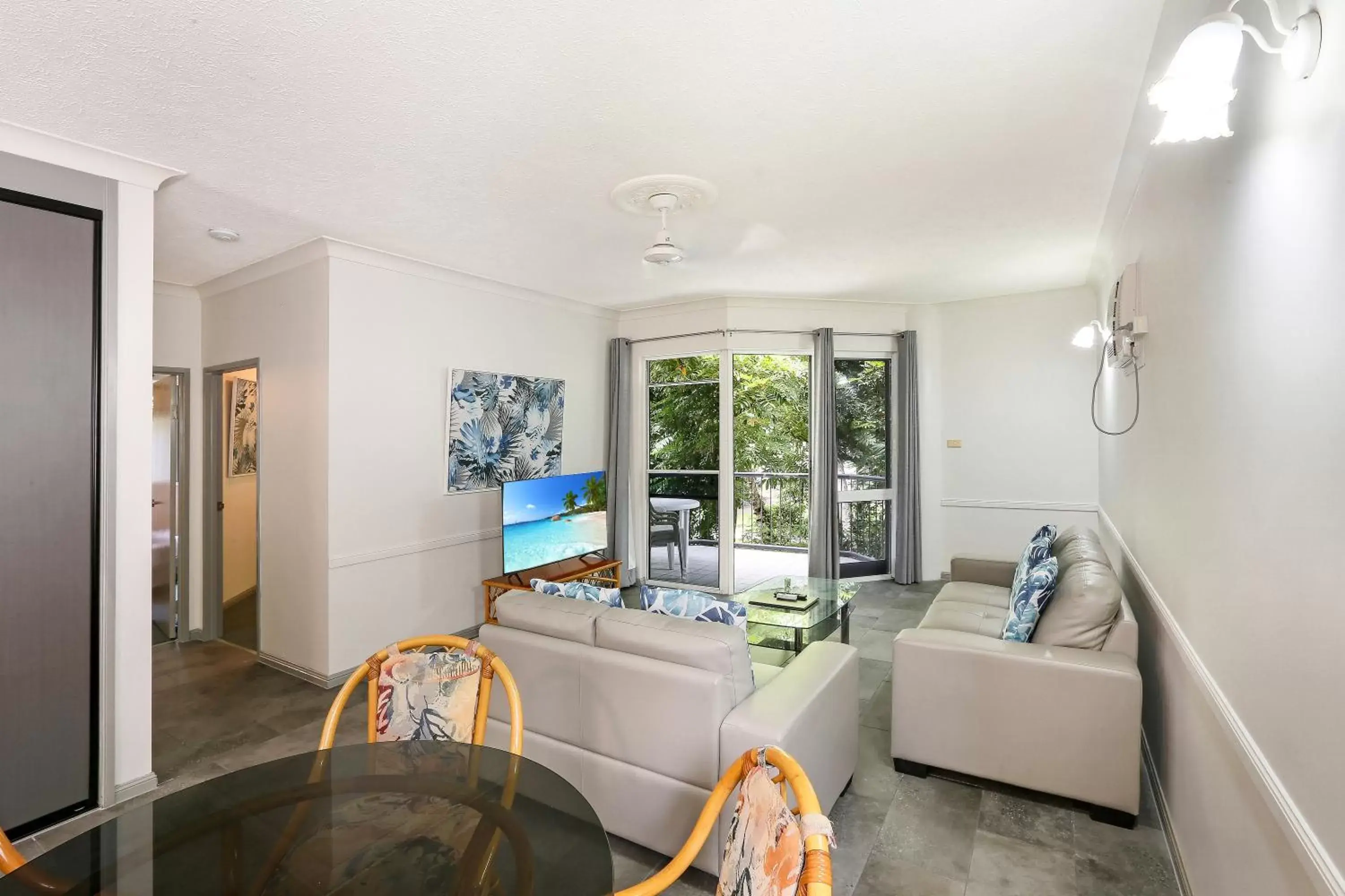 Living room, Seating Area in Citysider Cairns Holiday Apartments