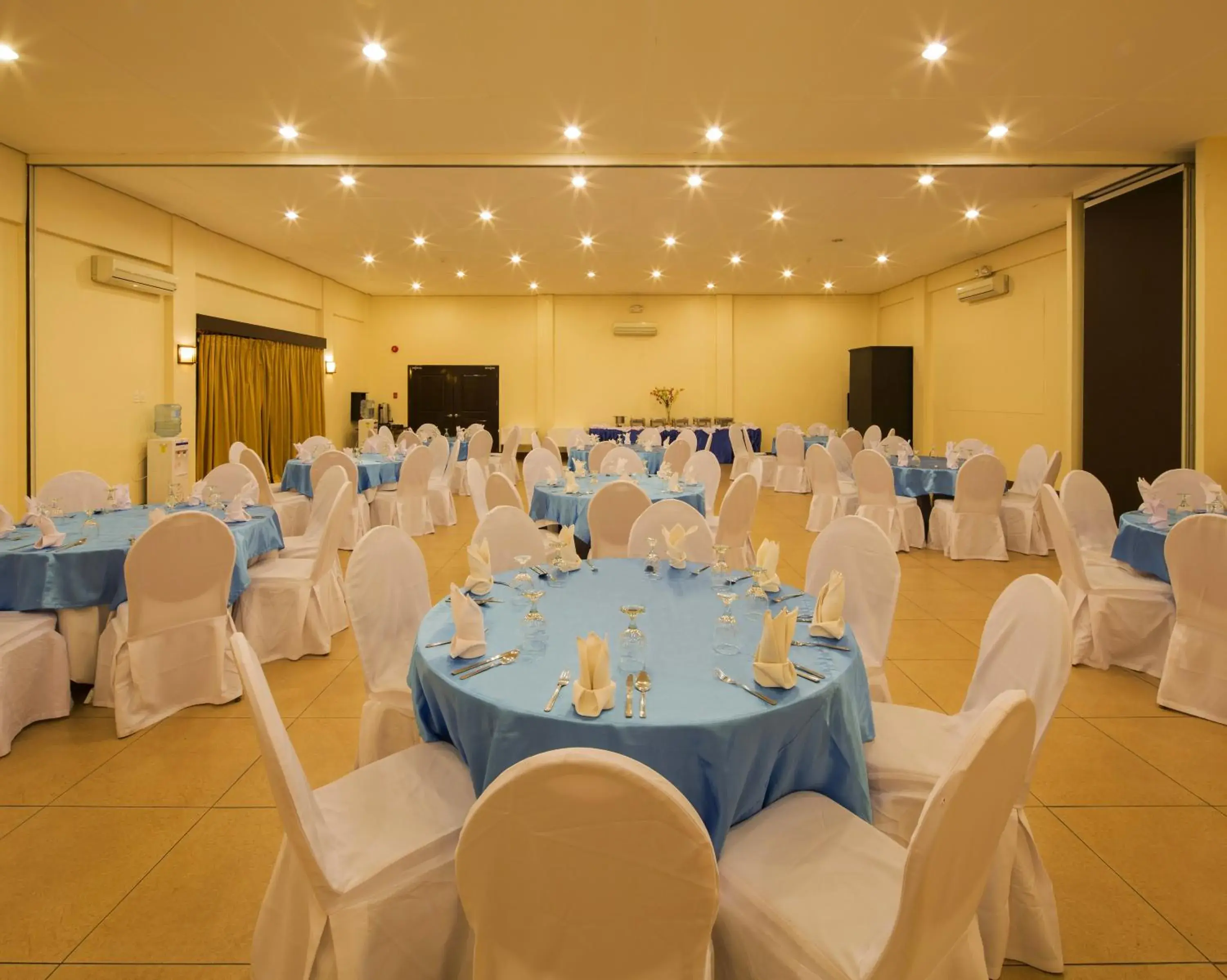 Banquet/Function facilities, Banquet Facilities in Microtel by Wyndham Davao