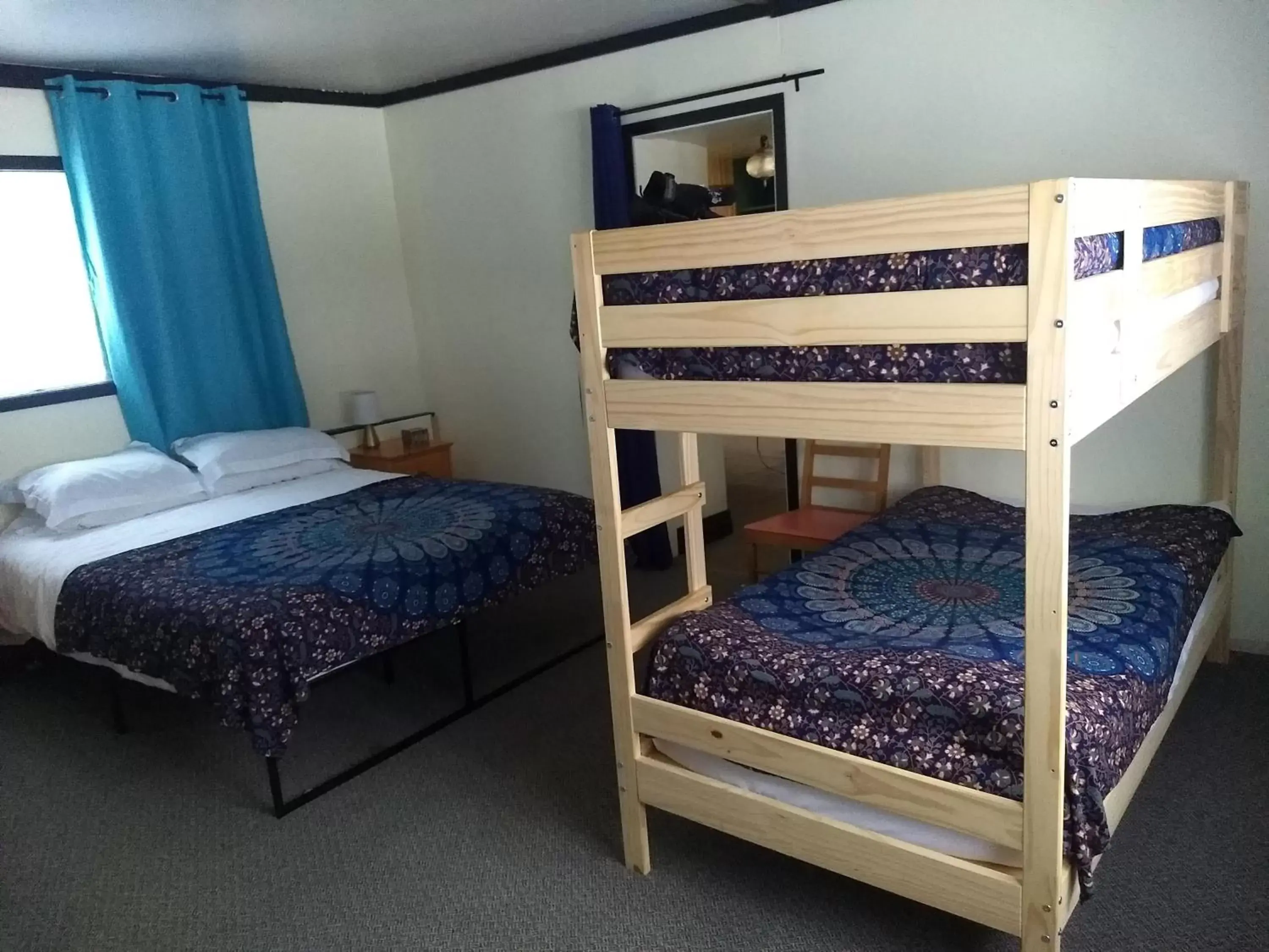 Bunk Bed in Dwight Riverside Inn
