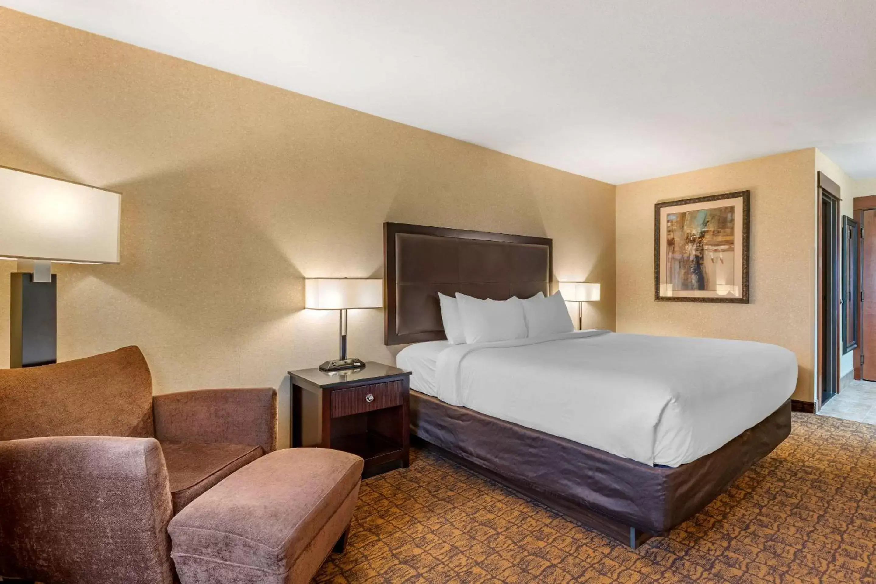 Bedroom, Bed in Lloyd Hotel Astoria Bayfront, Ascend Hotel Collection