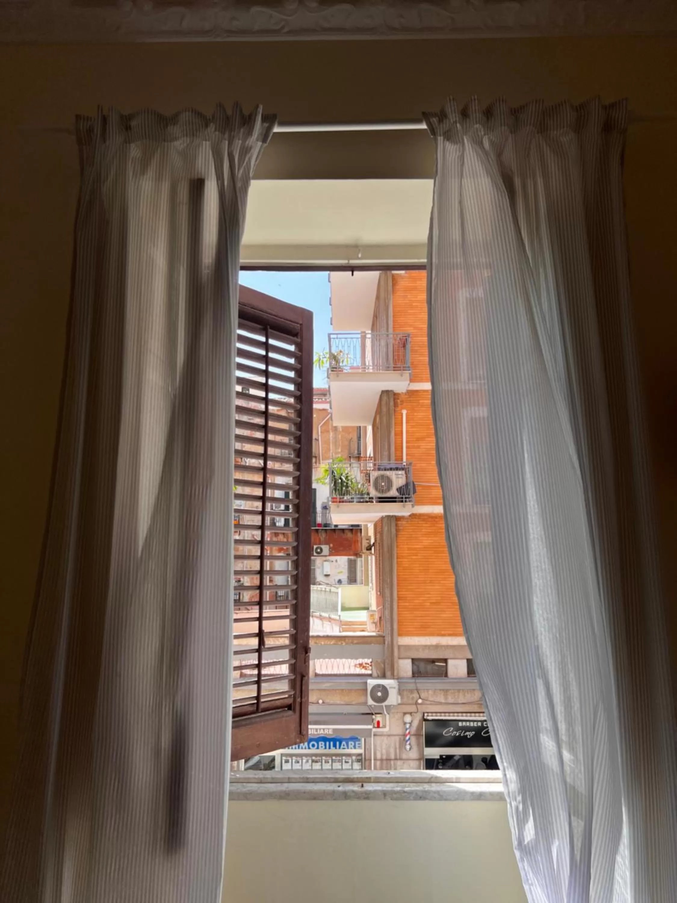 Street view in Nowhere Rooms