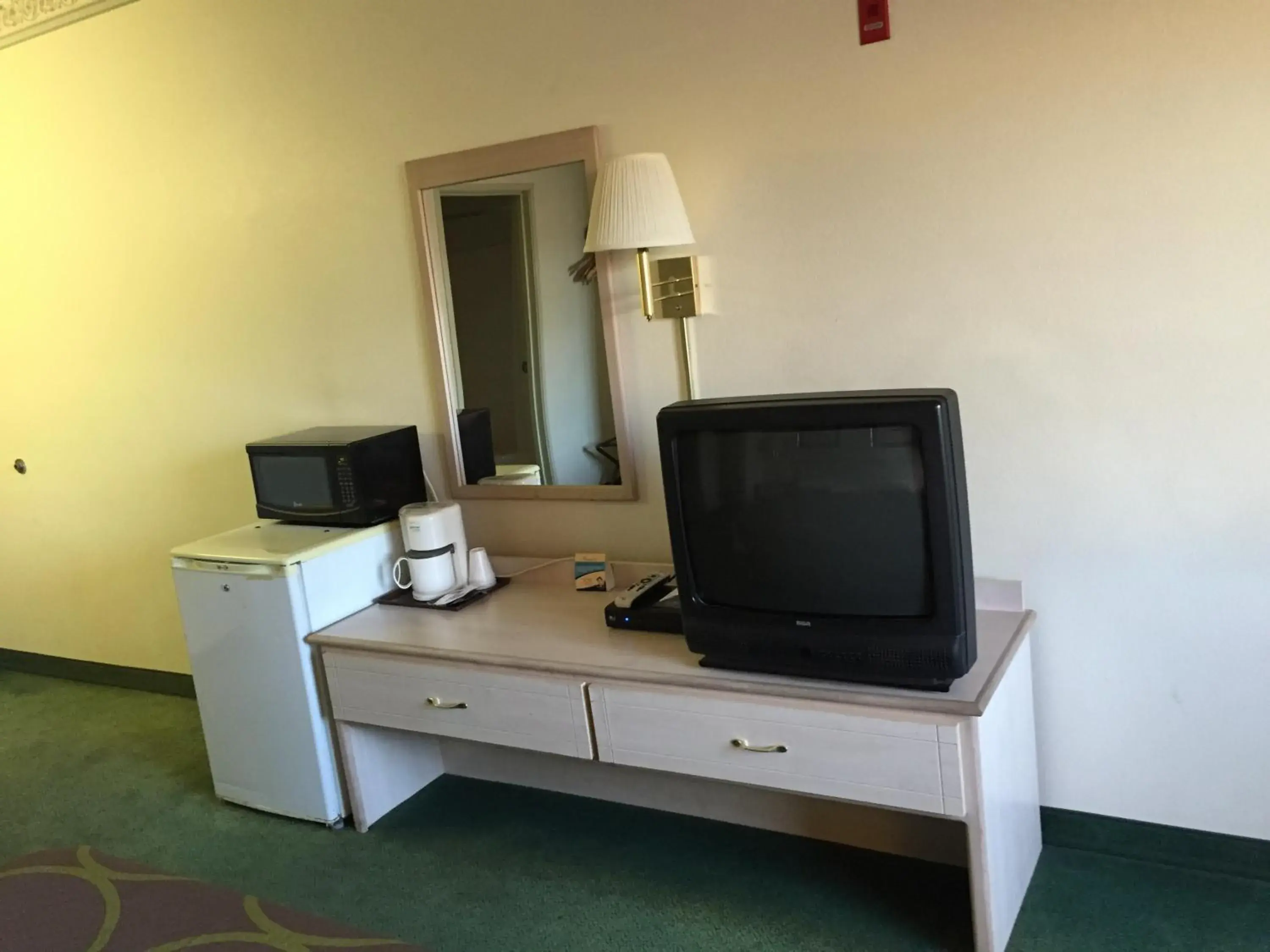 TV/Entertainment Center in Super 8 by Wyndham Willcox