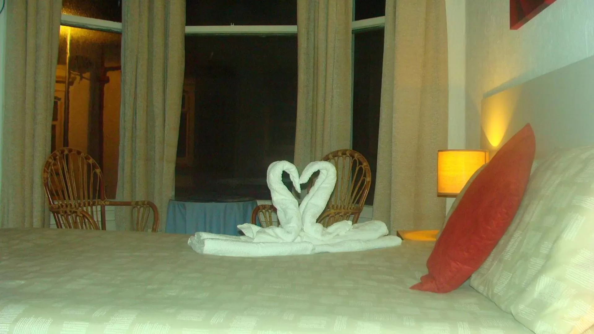 Photo of the whole room, Bed in Wilsons Hotel - Blackpool Tower View