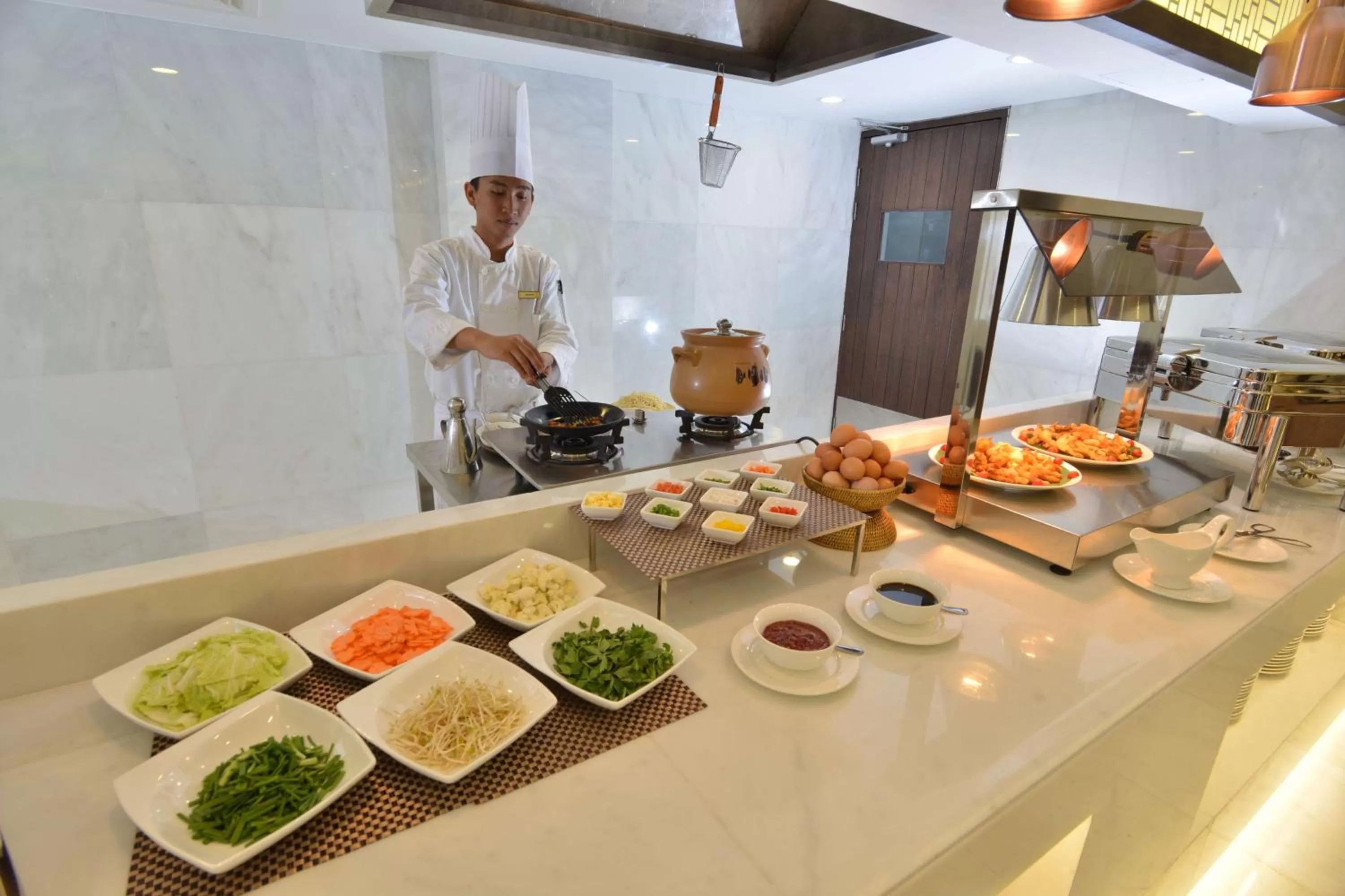 Restaurant/places to eat in Best Western Chinatown Hotel