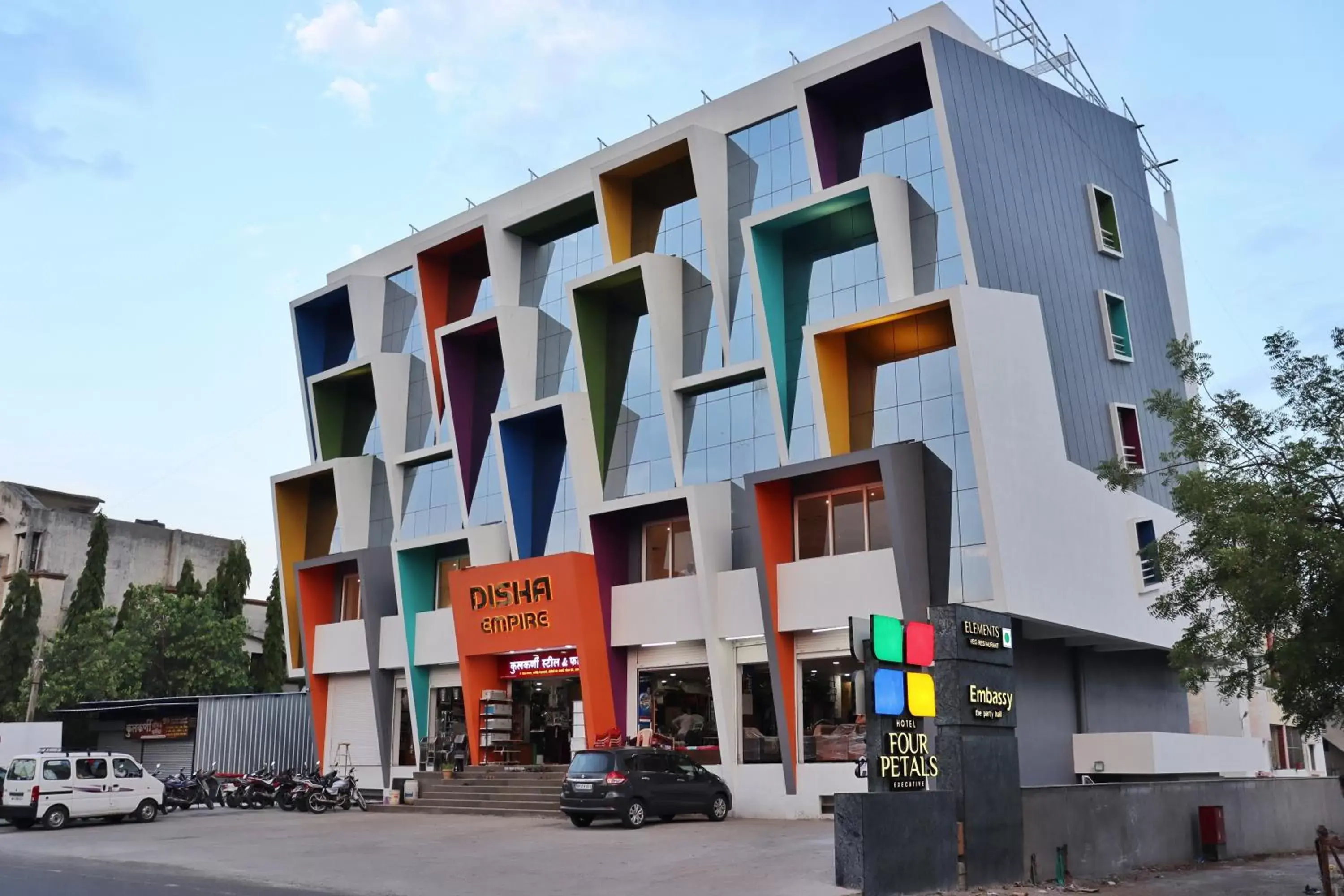 Property building in Four Petals Executive by LHMS Property building in Four Petals Executive by LHMS