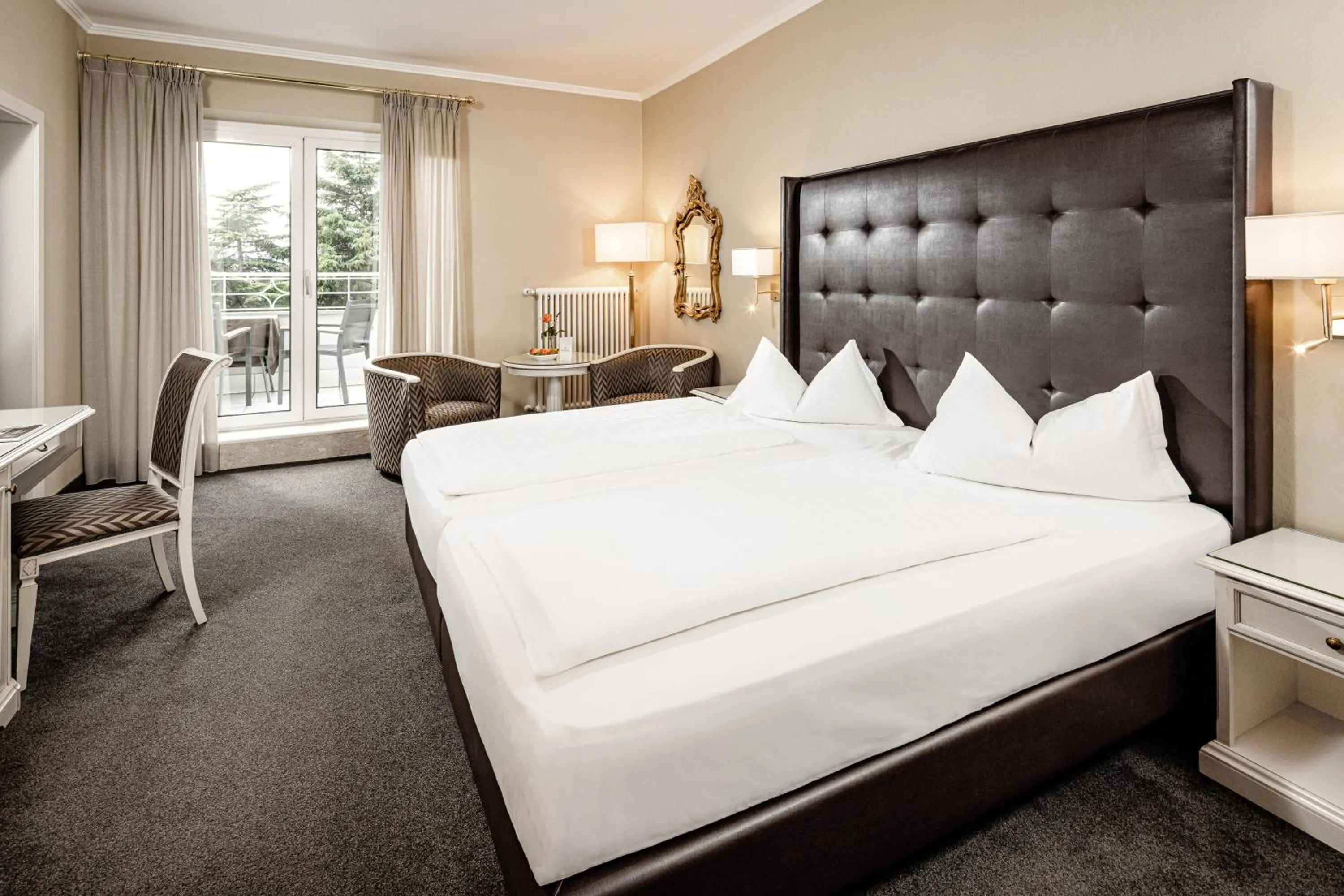 Staff, Bed in Classic Hotel Meranerhof