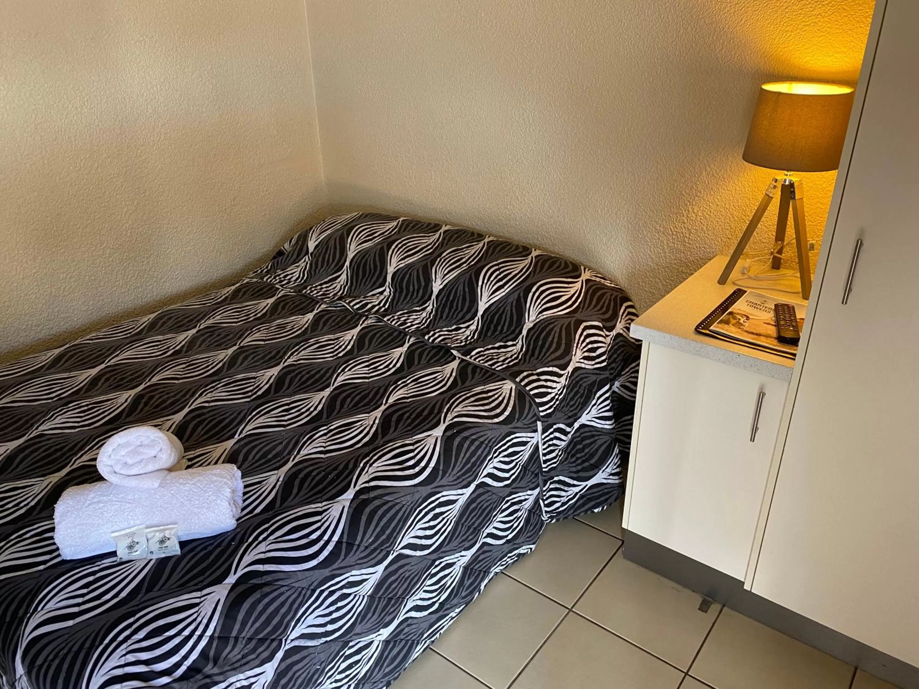 Bedroom, Bed in Rix Hotel Motel