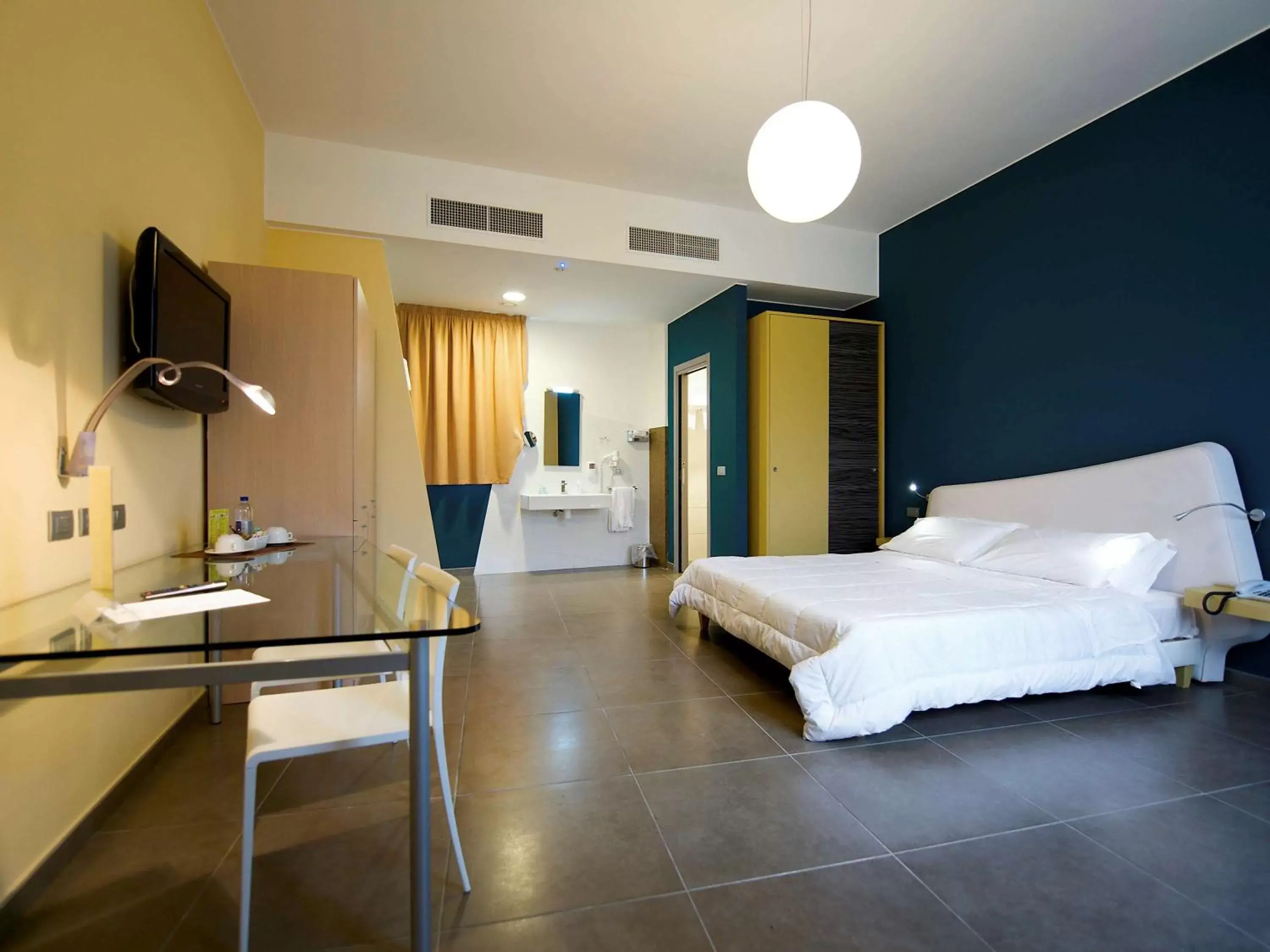 Photo of the whole room, Bed in ibis Styles Catania Acireale