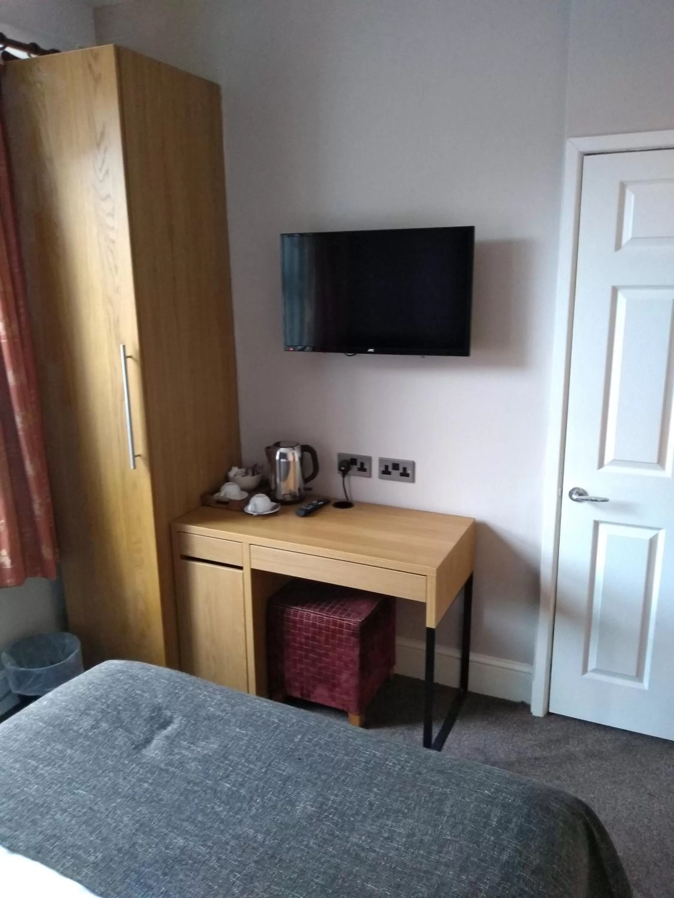 TV and multimedia, Bed in The Vaults