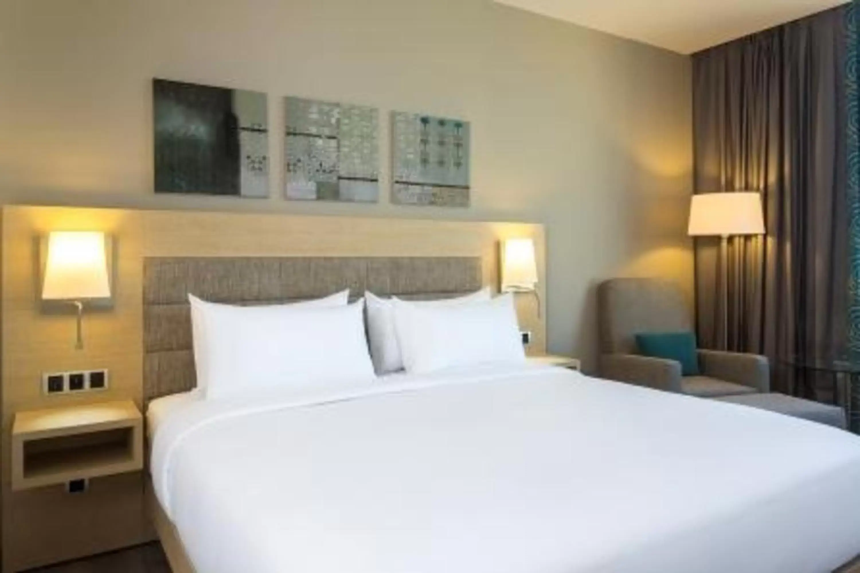 Bedroom, Bed in Hilton Garden Inn Tanger City Centre