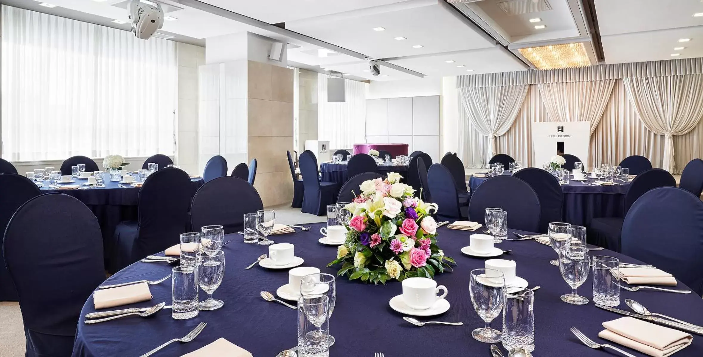 Banquet/Function facilities, Restaurant/Places to Eat in Hotel President