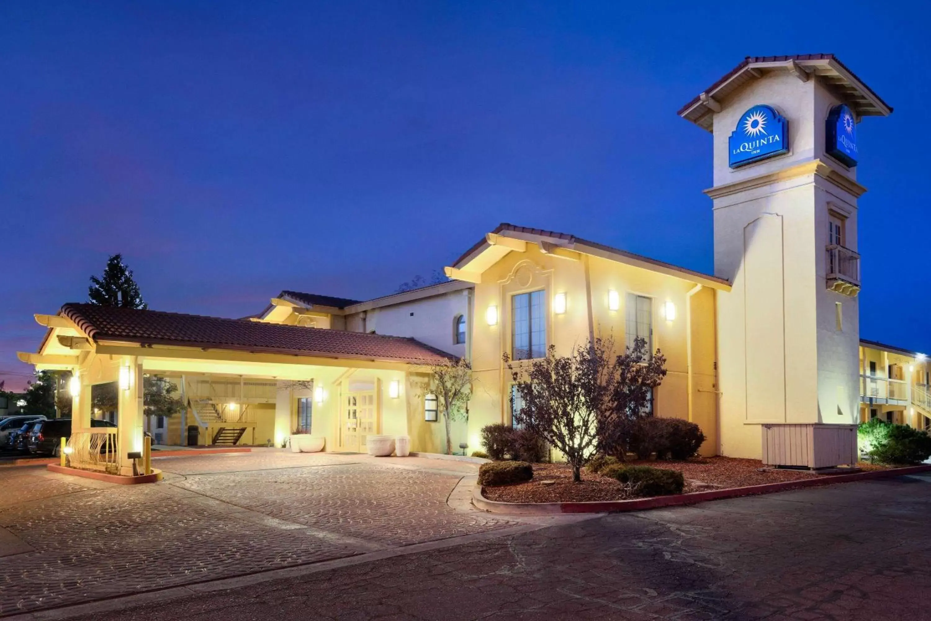 Property building in La Quinta Inn by Wyndham Farmington Property building in La Quinta Inn by Wyndham Farmington