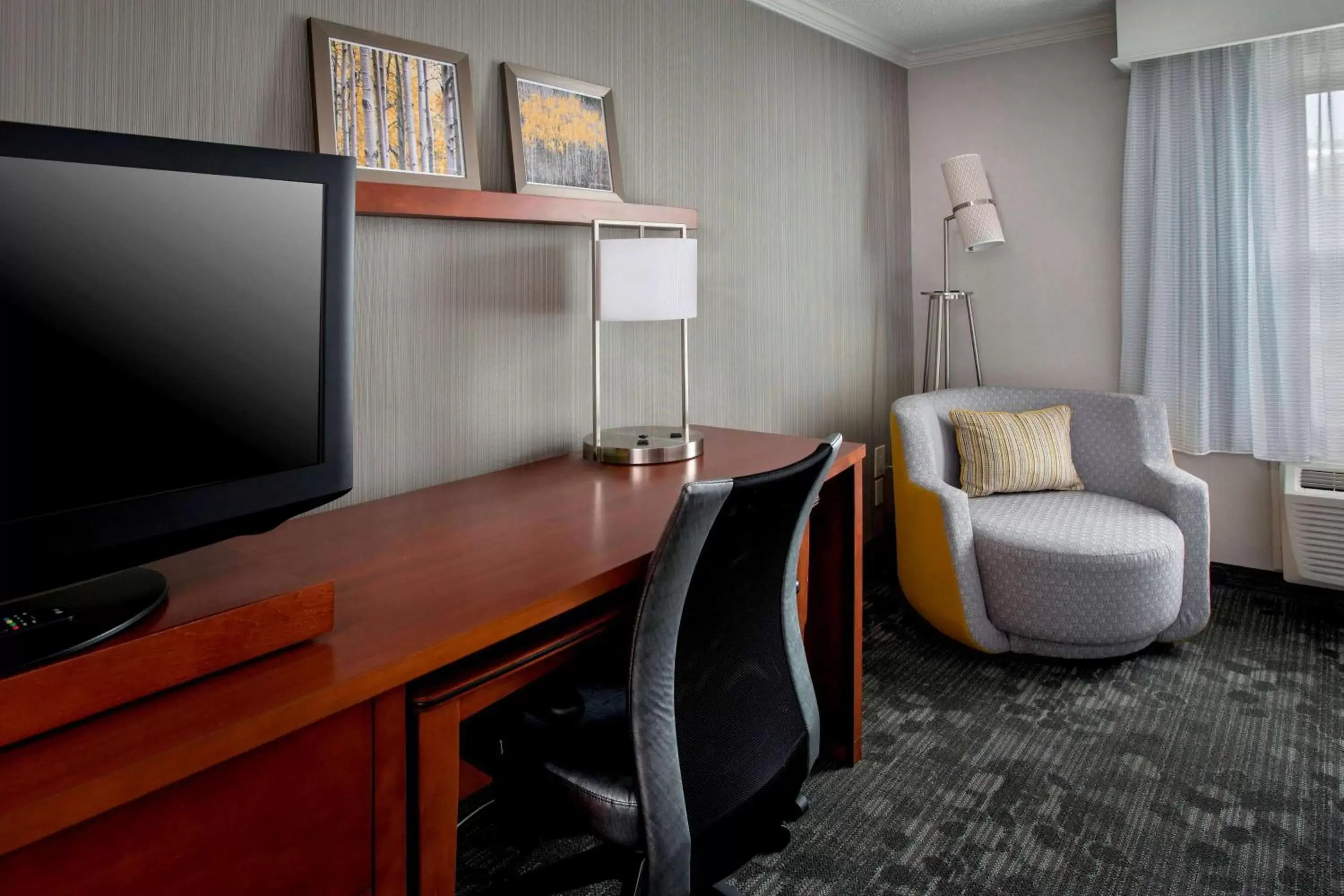 Guestroom King in Sonesta Select Tinton Falls Eatontown Guestroom King in Sonesta Select Tinton Falls Eatontown