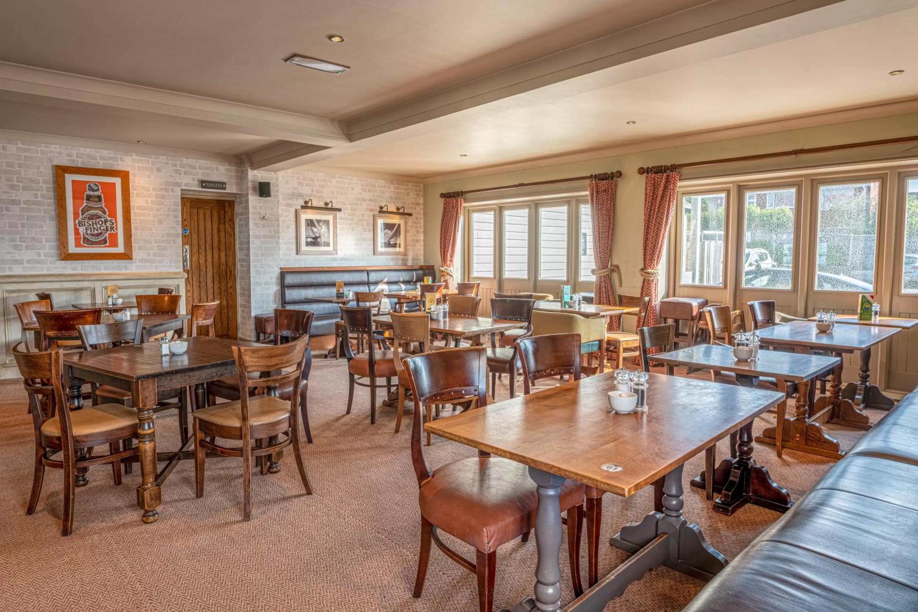 Restaurant/places to eat in Botany Bay Hotel