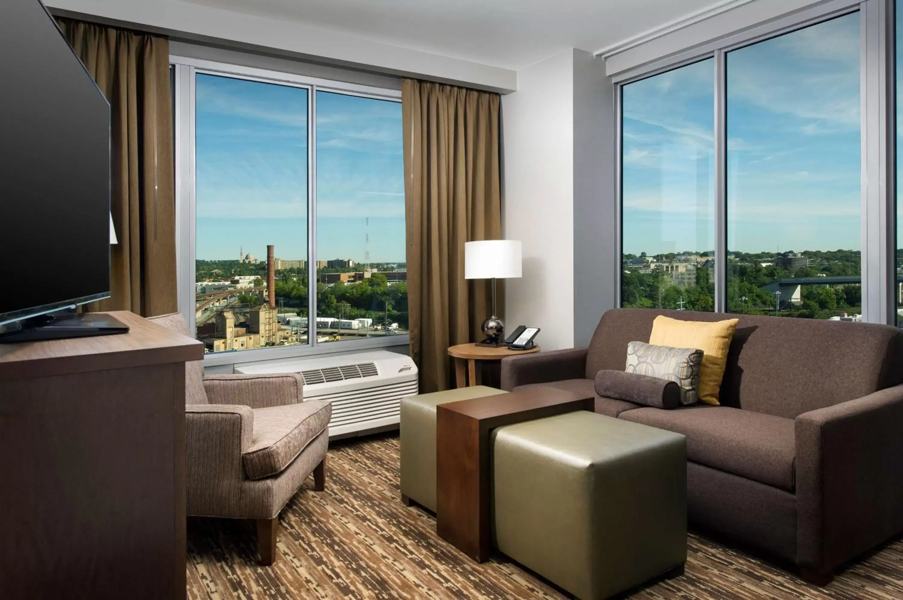Living room, Seating Area in Homewood Suites by Hilton Washington DC NoMa Union Station