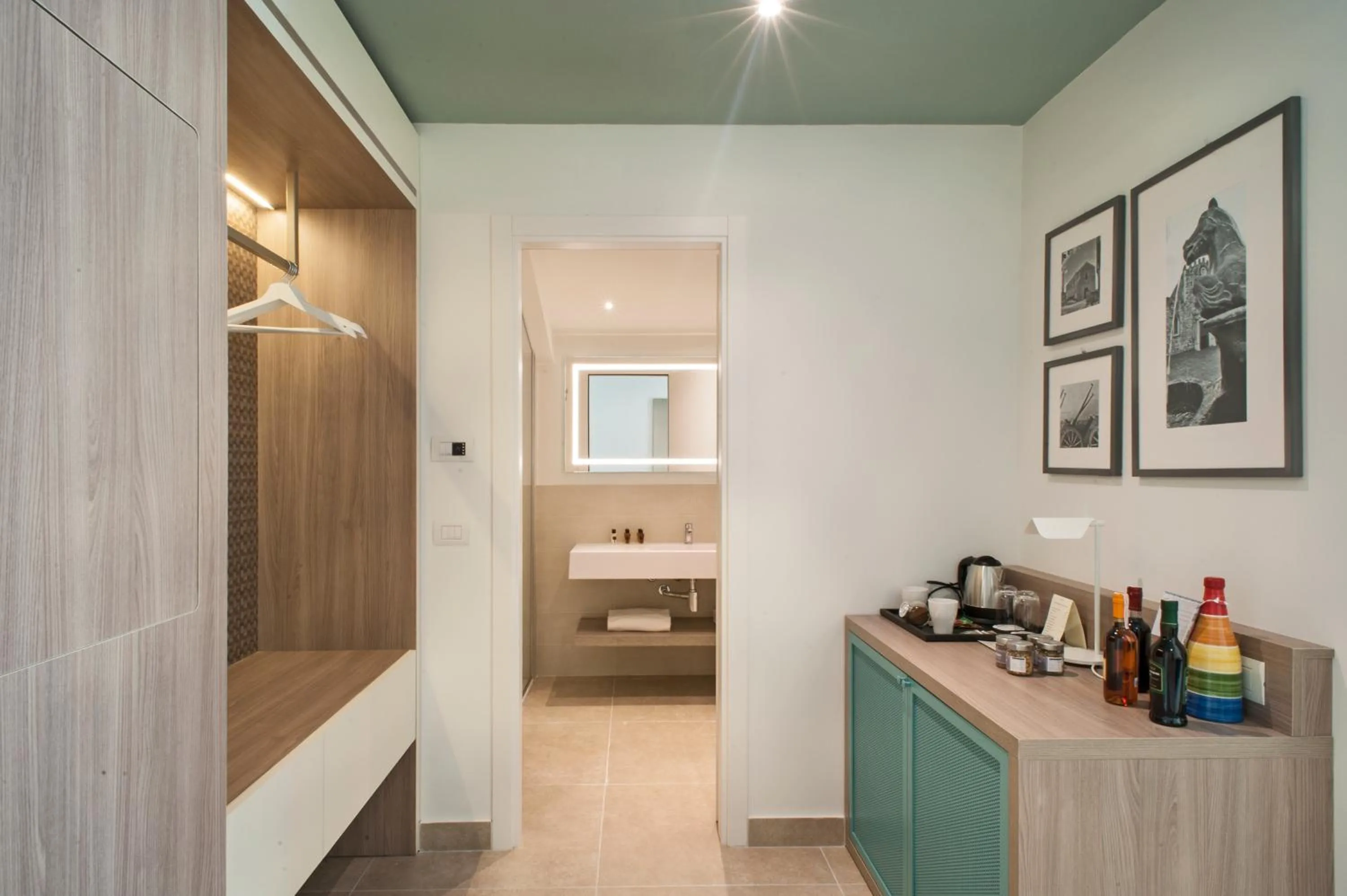 Photo of the whole room in Modica Beach Resort