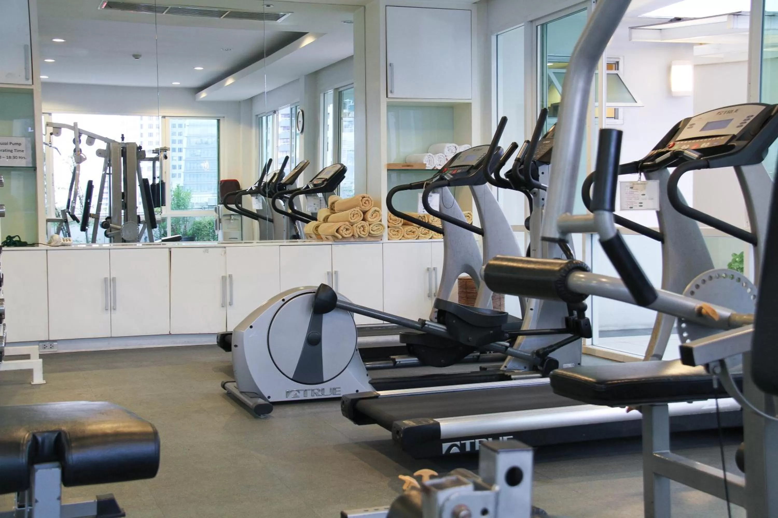 Fitness centre/facilities in FuramaXclusive Asoke, Bangkok