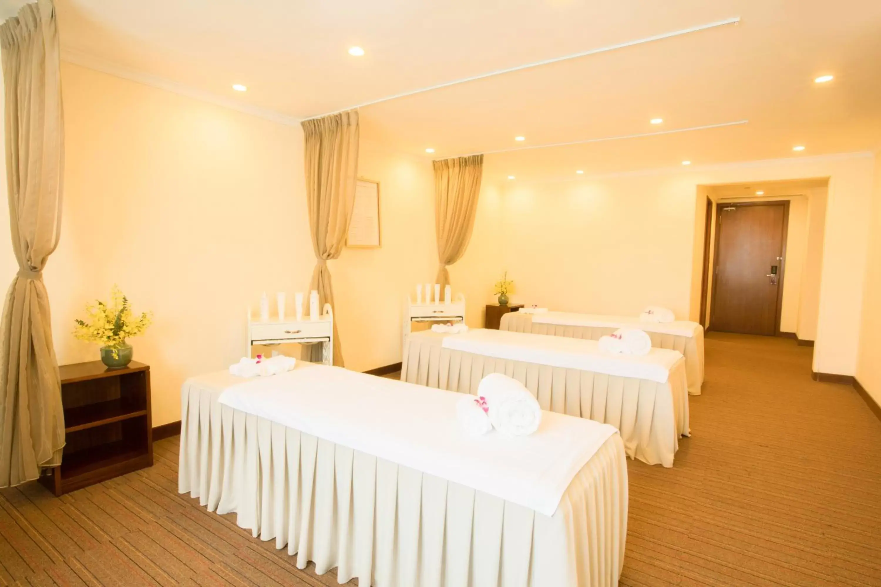 Spa and wellness centre/facilities, Bed in Hôtel du Parc Hanoï Spa and wellness centre/facilities, Bed in Hôtel du Parc Hanoï