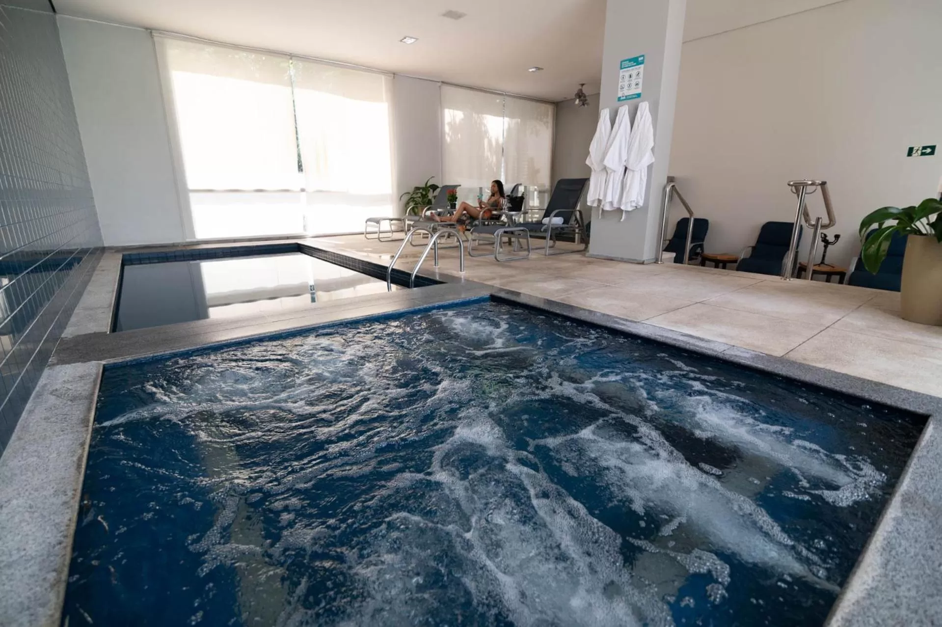 Swimming pool in H2 Platinum Lourdes